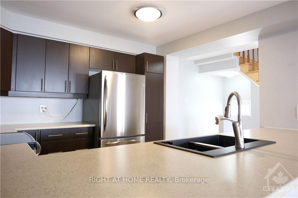 Photo 6 of 109 Caithness, Ottawa, Mer Bleue/Bradley Estates/Anderson Park — HOMEH