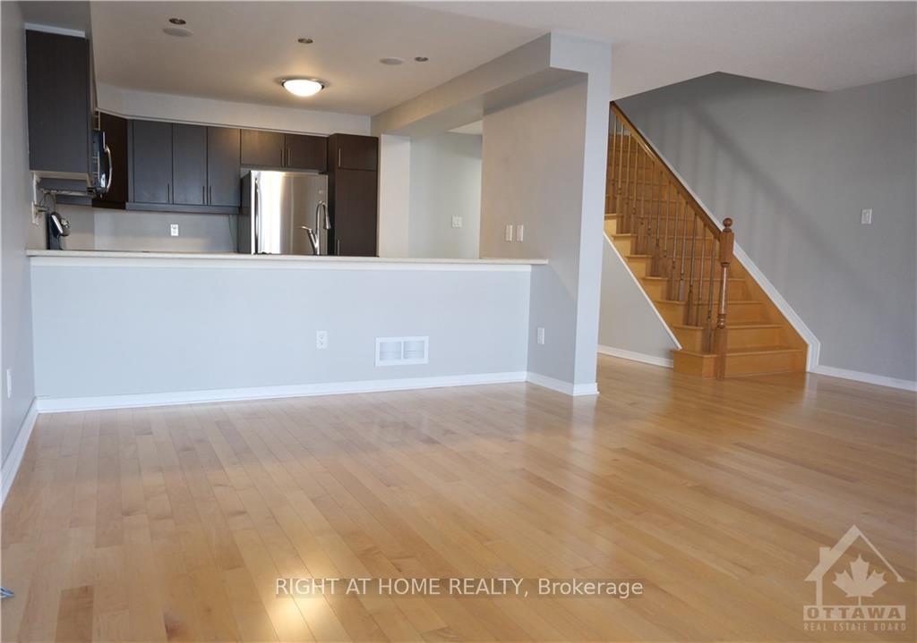 Photo 8 of 109 Caithness, Ottawa, Mer Bleue/Bradley Estates/Anderson Park — HOMEH