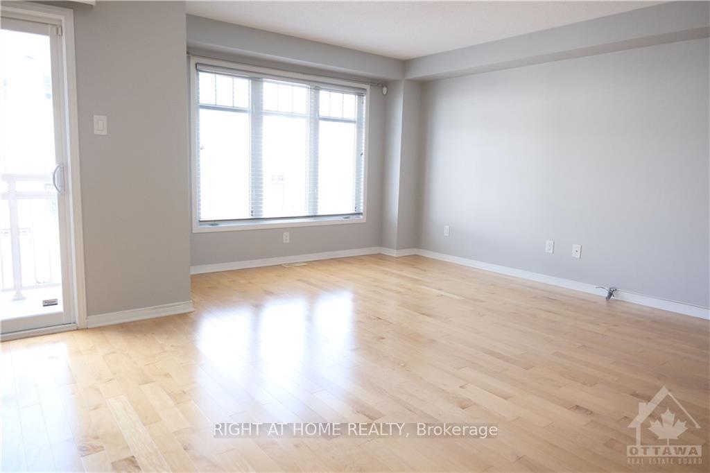 Photo 10 of 109 Caithness, Ottawa, Mer Bleue/Bradley Estates/Anderson Park — HOMEH