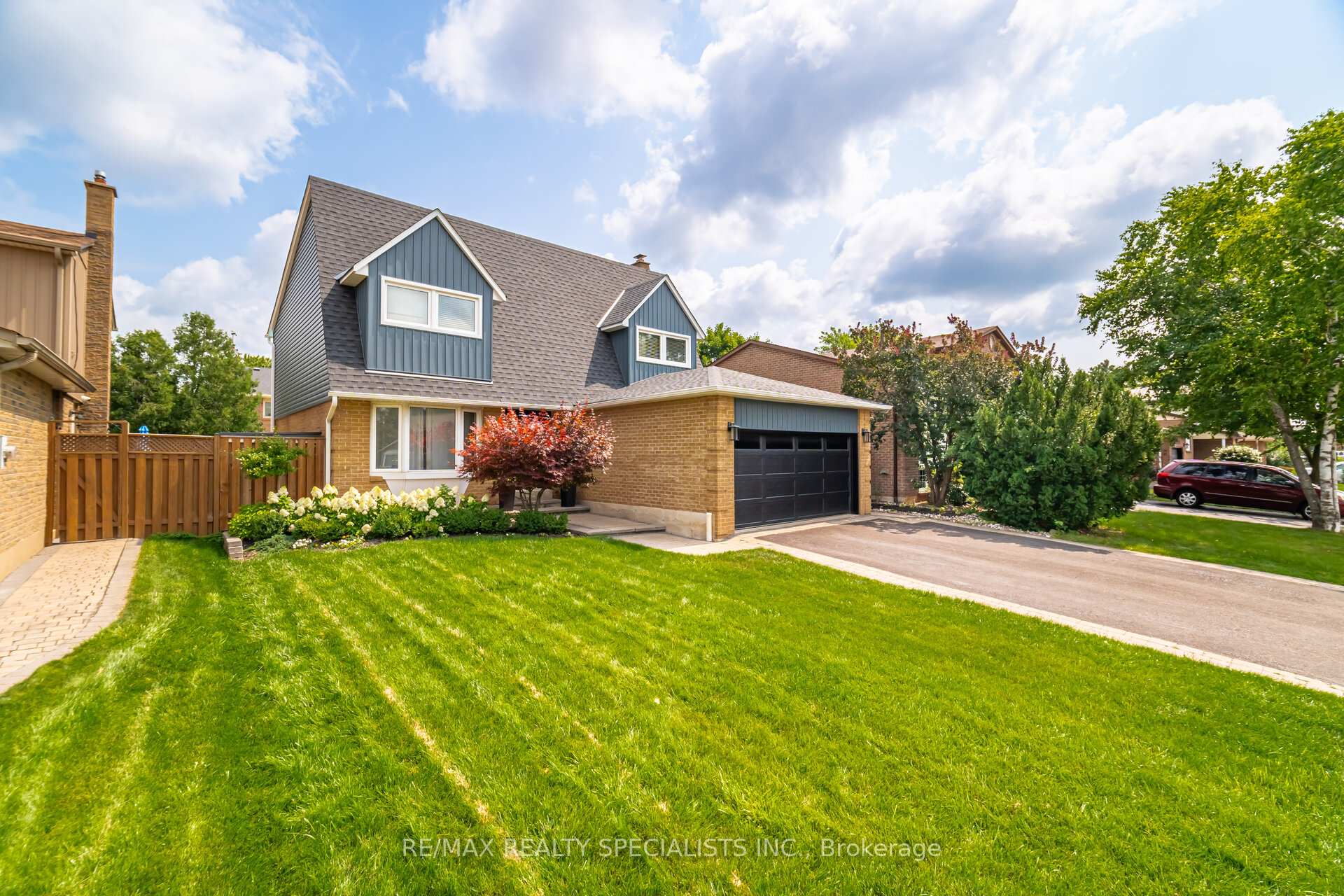 Photo 1 of 563 Farmstead Drive, Milton, Bronte Meadows — HOMEH