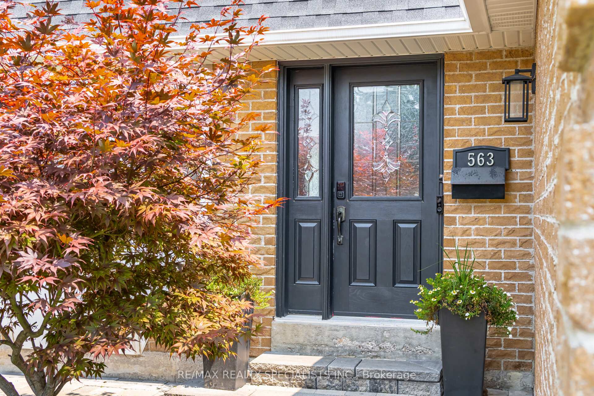 Photo 3 of 563 Farmstead Drive, Milton, Bronte Meadows — HOMEH