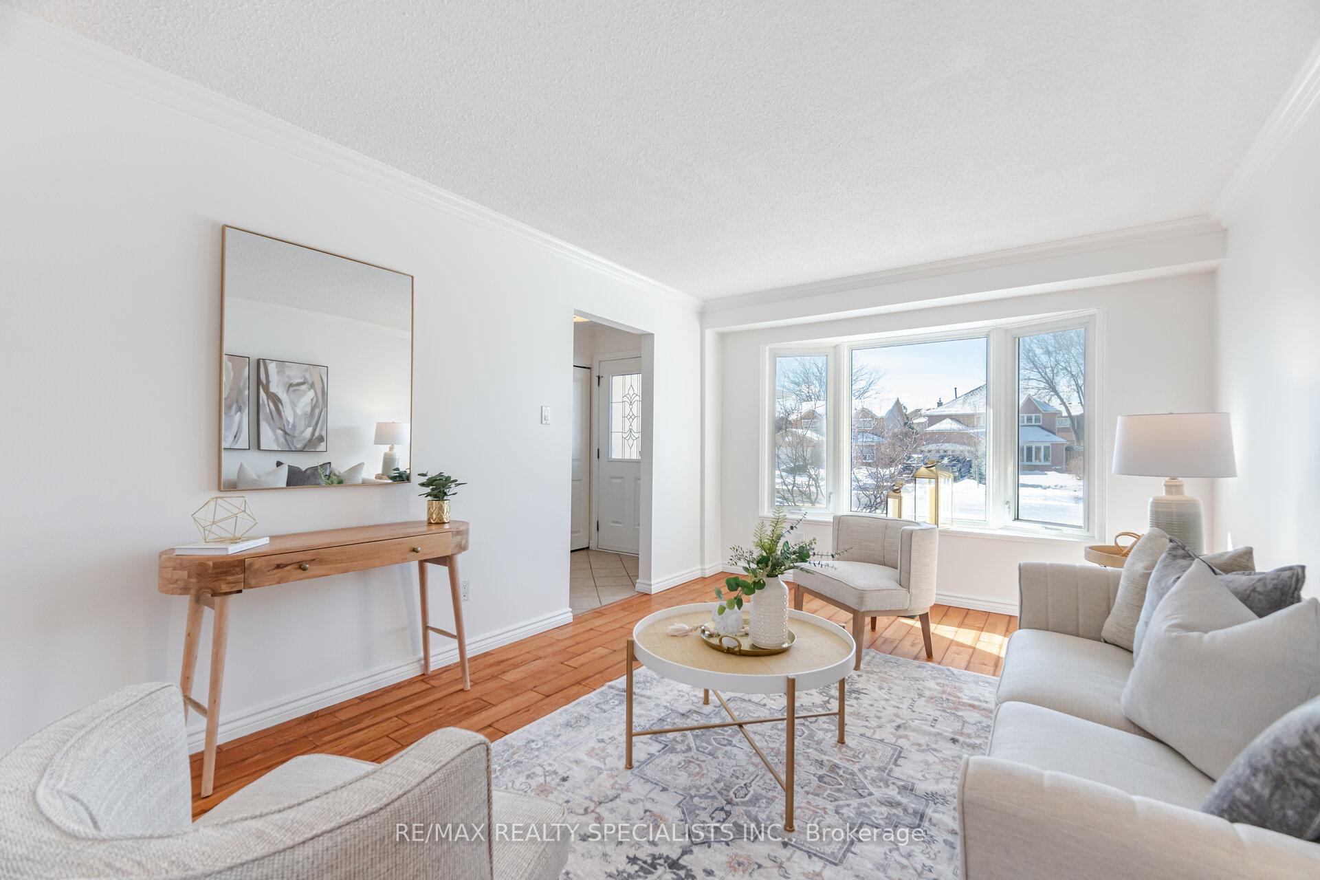Photo 6 of 563 Farmstead Drive, Milton, Bronte Meadows — HOMEH
