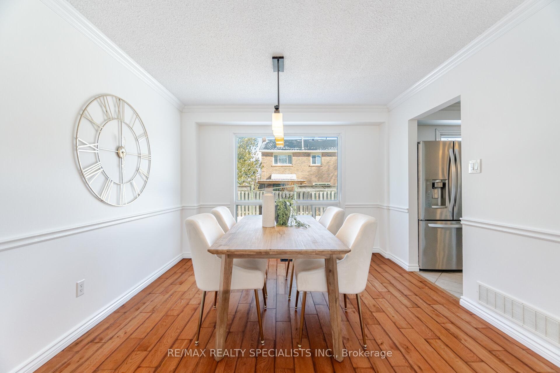 Photo 7 of 563 Farmstead Drive, Milton, Bronte Meadows — HOMEH
