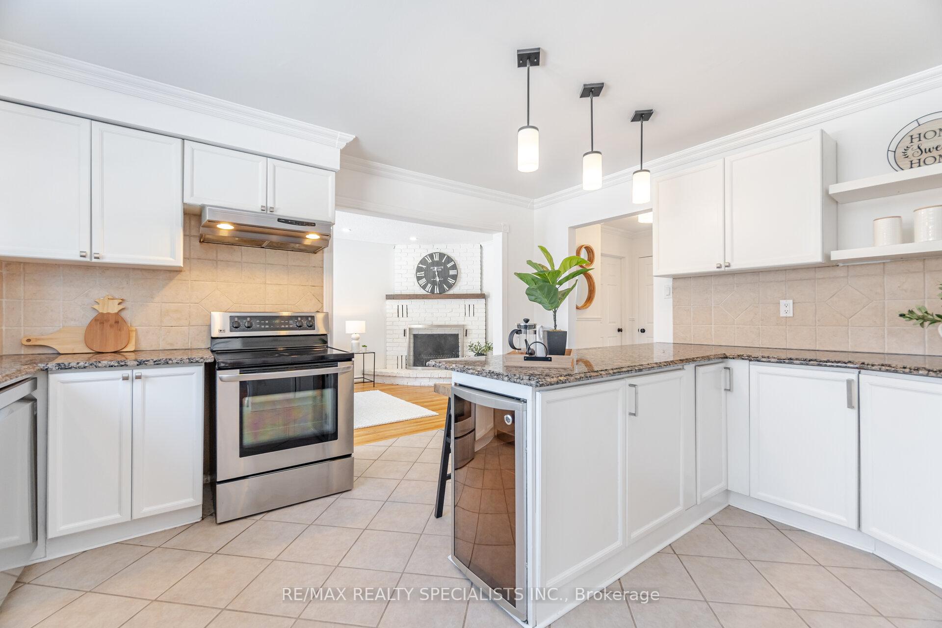 Photo 9 of 563 Farmstead Drive, Milton, Bronte Meadows — HOMEH