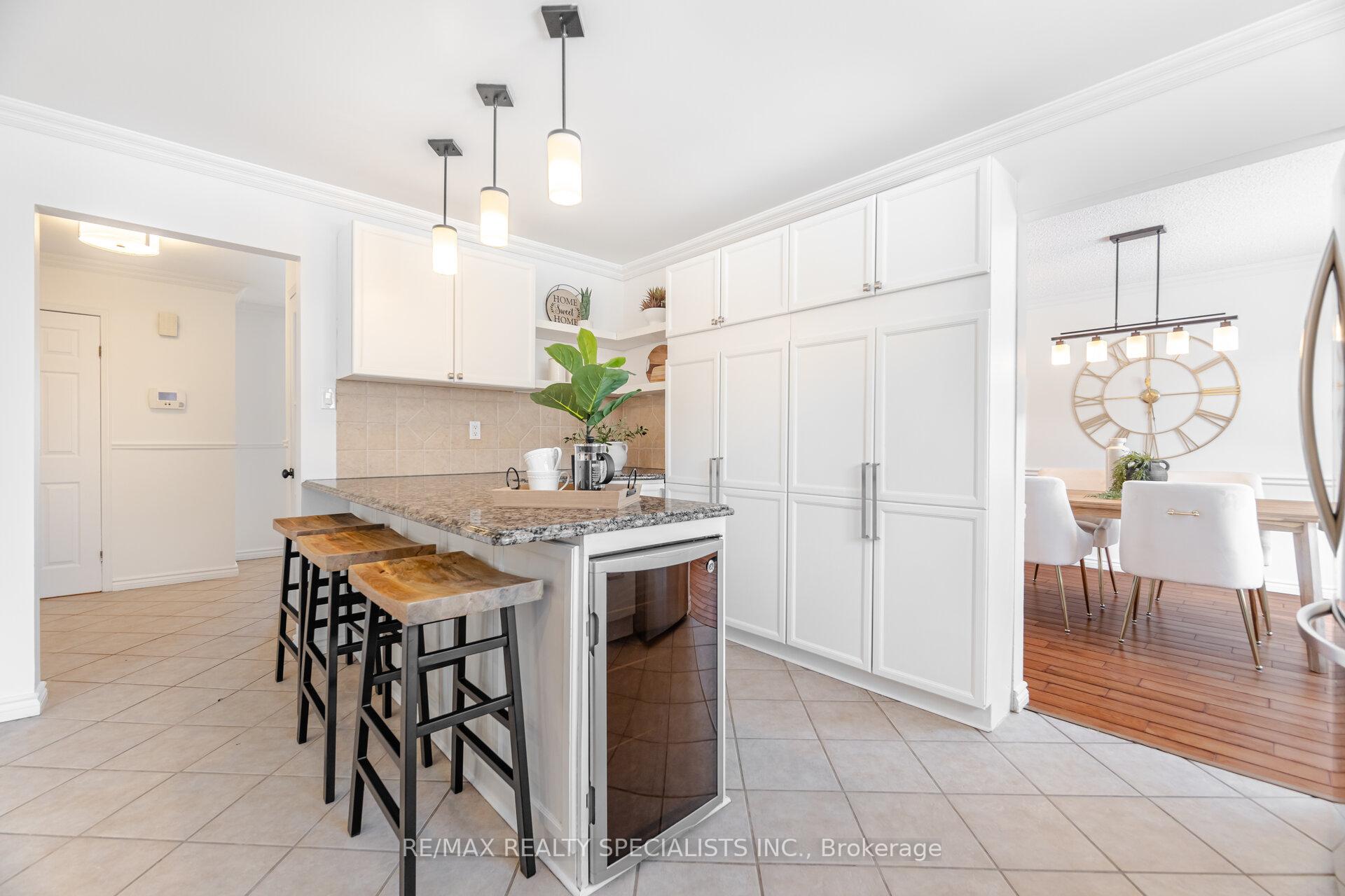 Photo 12 of 563 Farmstead Drive, Milton, Bronte Meadows — HOMEH