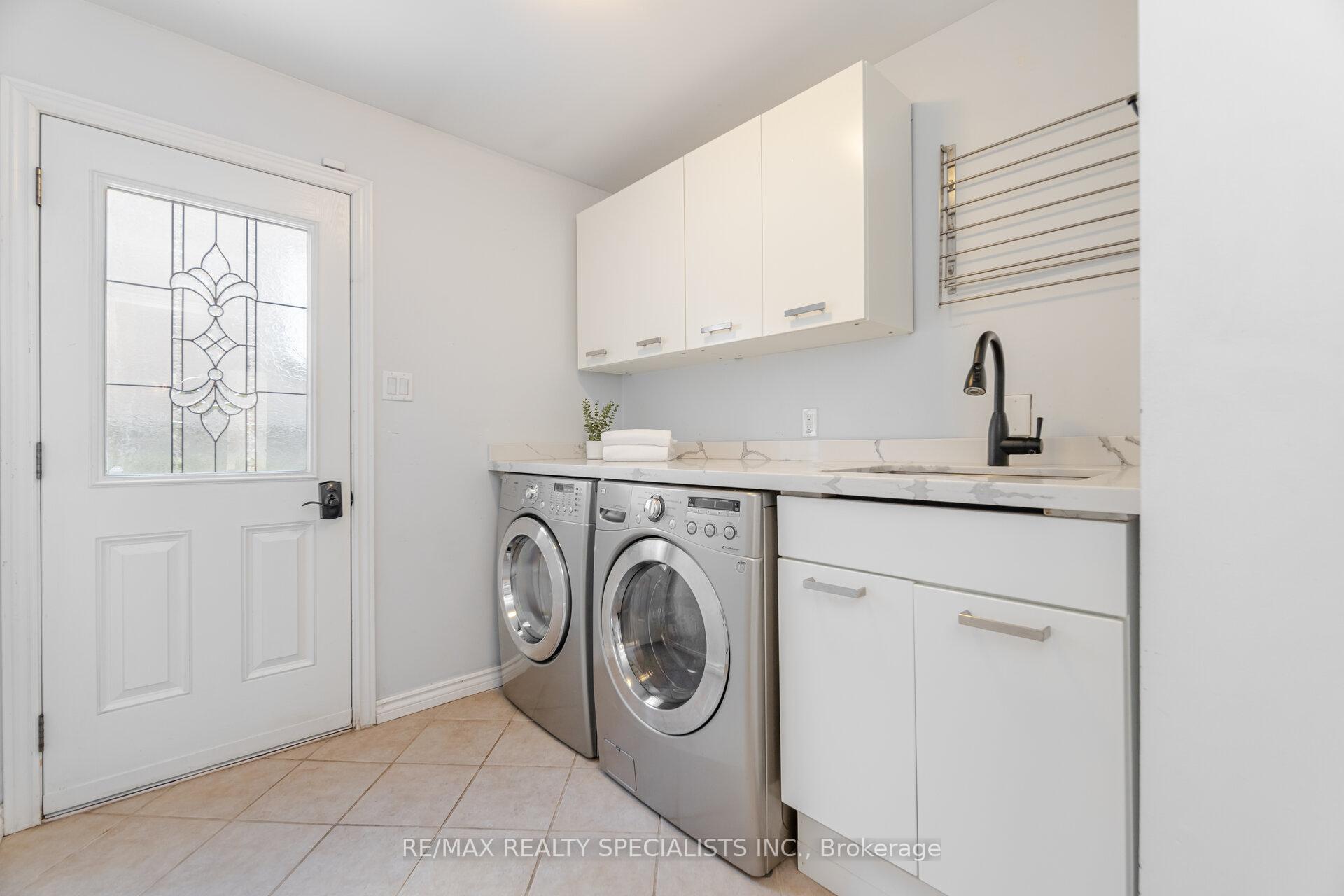 Photo 18 of 563 Farmstead Drive, Milton, Bronte Meadows — HOMEH
