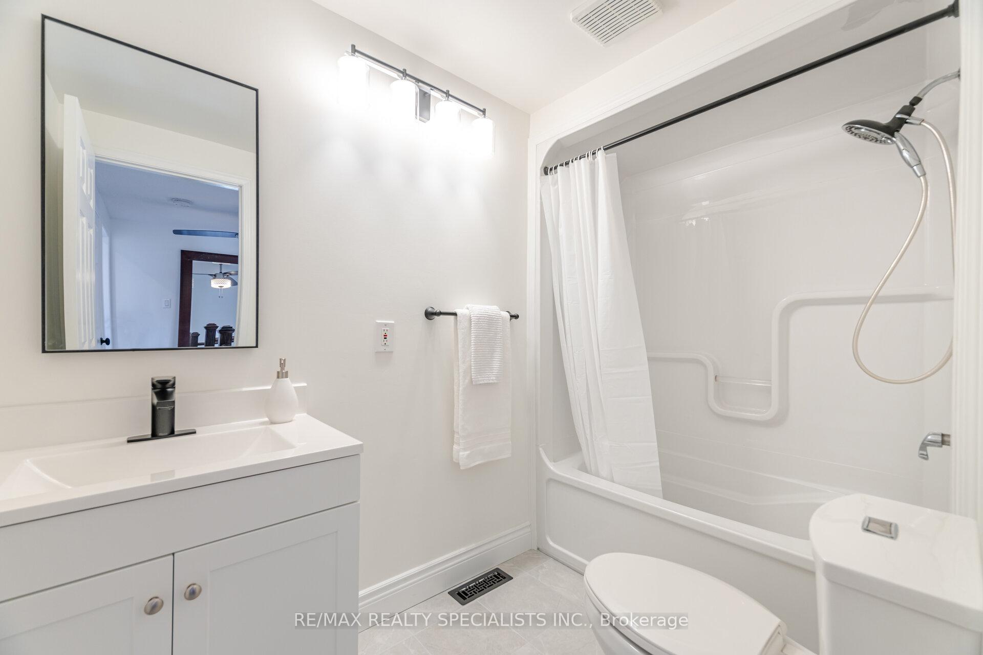 Photo 29 of 563 Farmstead Drive, Milton, Bronte Meadows — HOMEH