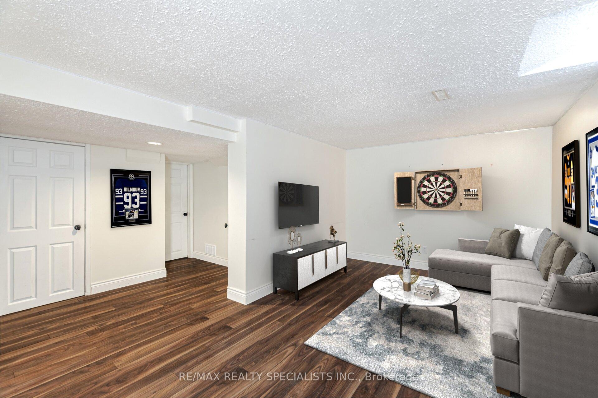 Photo 33 of 563 Farmstead Drive, Milton, Bronte Meadows — HOMEH