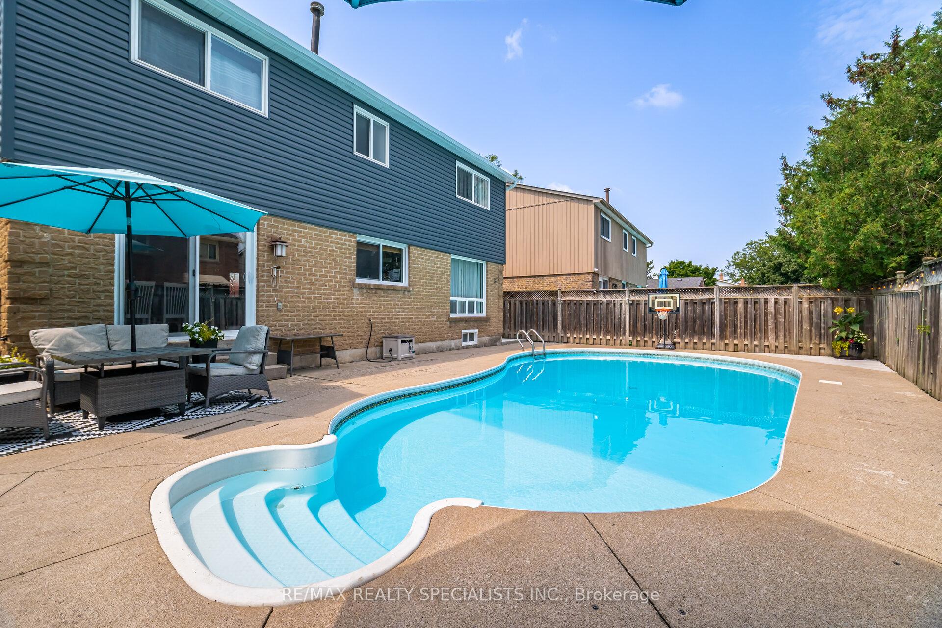 Photo 39 of 563 Farmstead Drive, Milton, Bronte Meadows — HOMEH