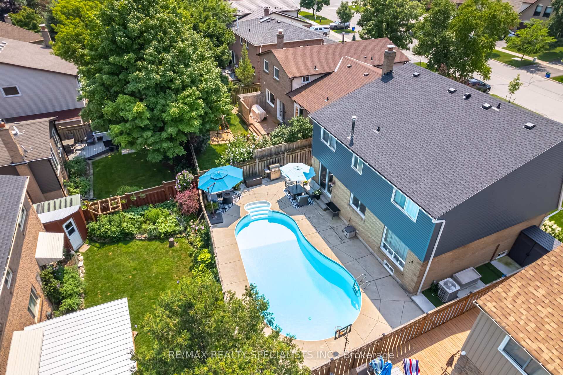 Photo 42 of 563 Farmstead Drive, Milton, Bronte Meadows — HOMEH