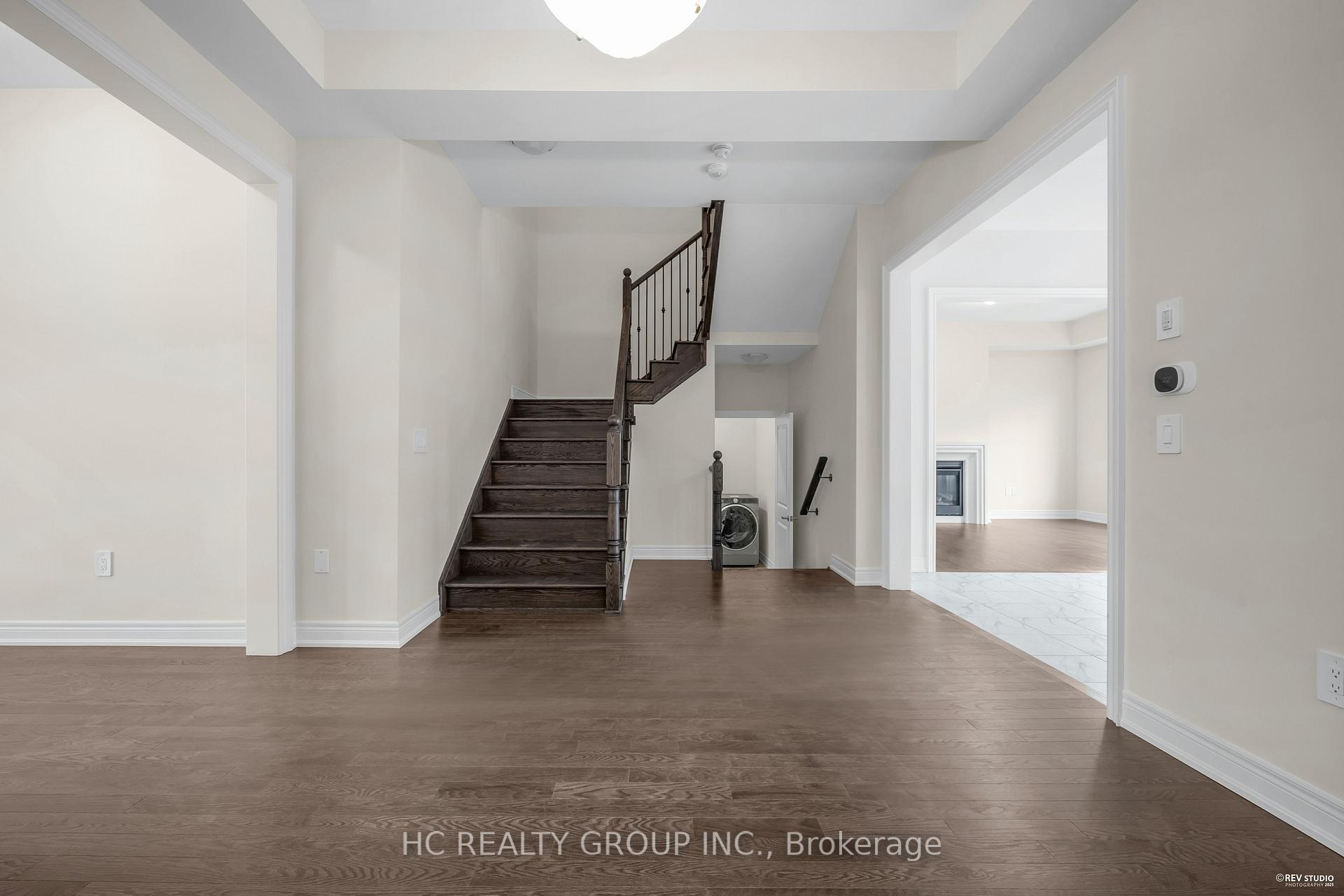 Photo 2 of 2910 Grindstone Crescent, Pickering, Rural Pickering — HOMEH