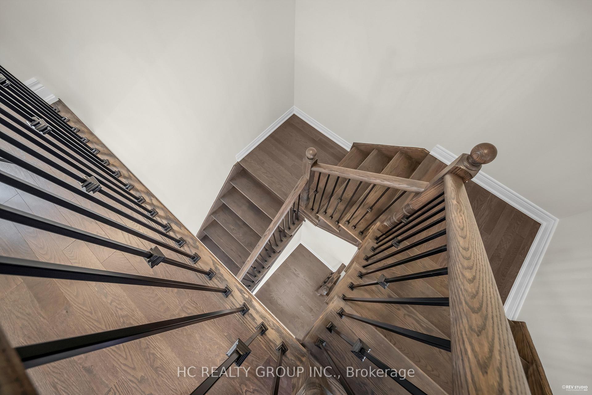 Photo 3 of 2910 Grindstone Crescent, Pickering, Rural Pickering — HOMEH
