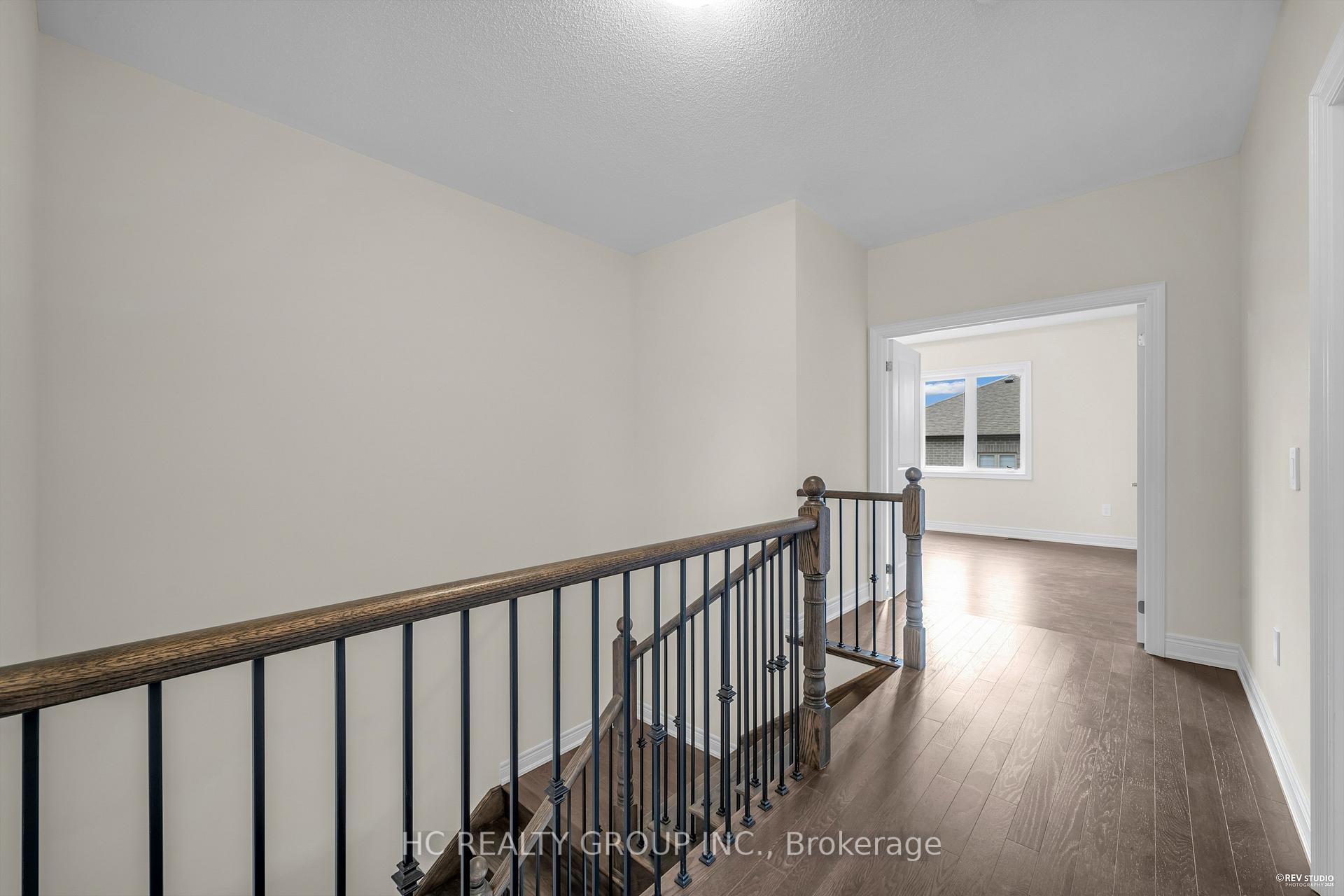 Photo 4 of 2910 Grindstone Crescent, Pickering, Rural Pickering — HOMEH