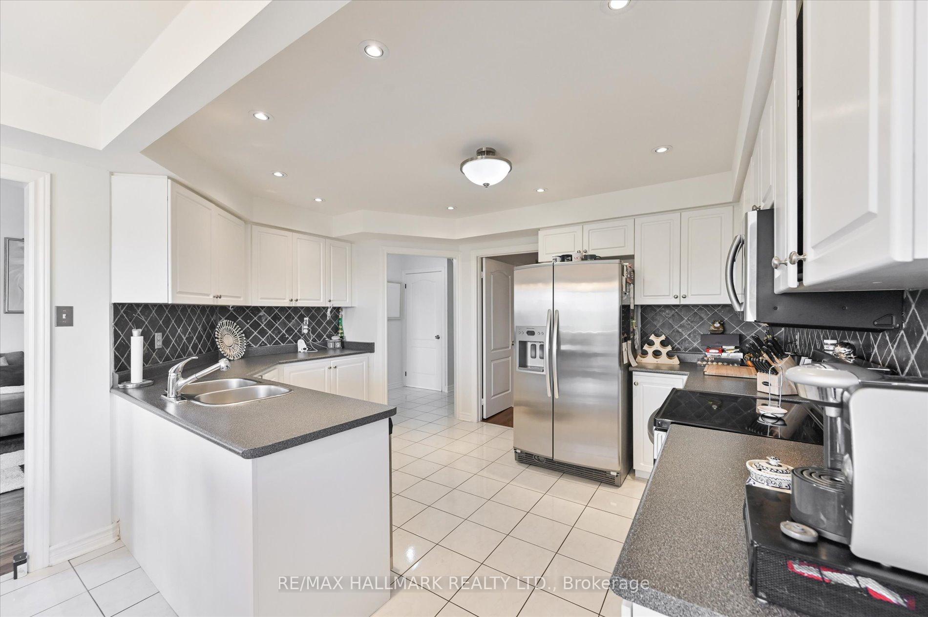 Photo 7 of 122 Widdifield Avenue, Newmarket, Armitage — HOMEH