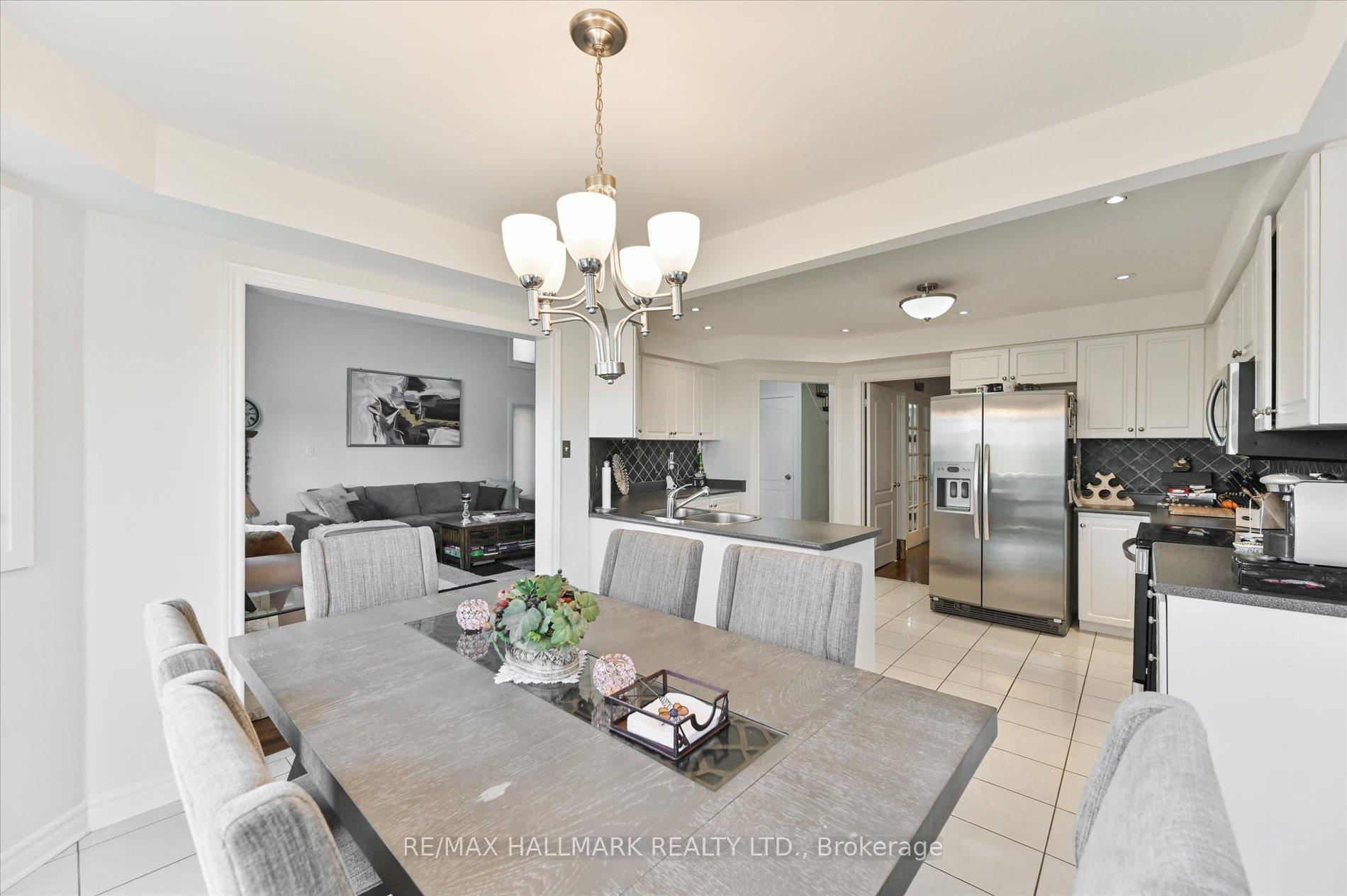 Photo 10 of 122 Widdifield Avenue, Newmarket, Armitage — HOMEH