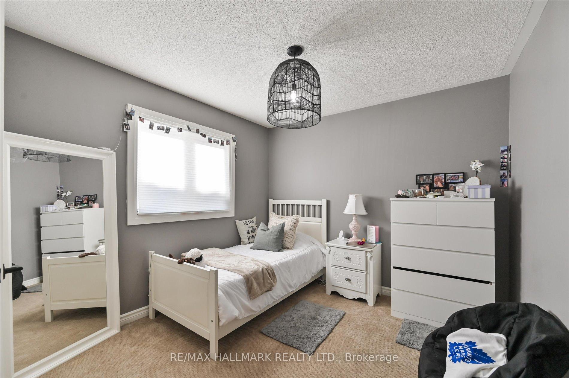 Photo 23 of 122 Widdifield Avenue, Newmarket, Armitage — HOMEH