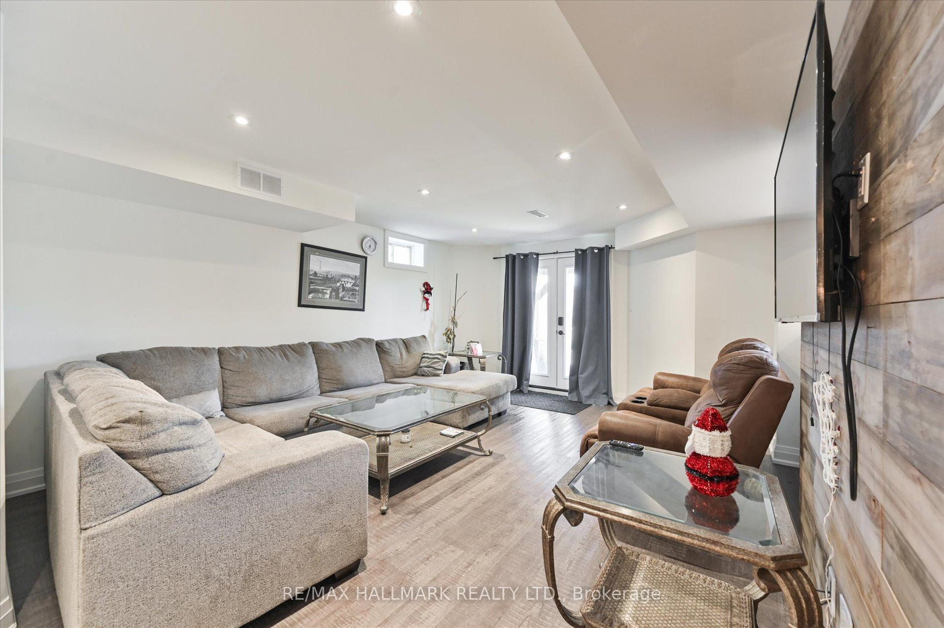 Photo 26 of 122 Widdifield Avenue, Newmarket, Armitage — HOMEH