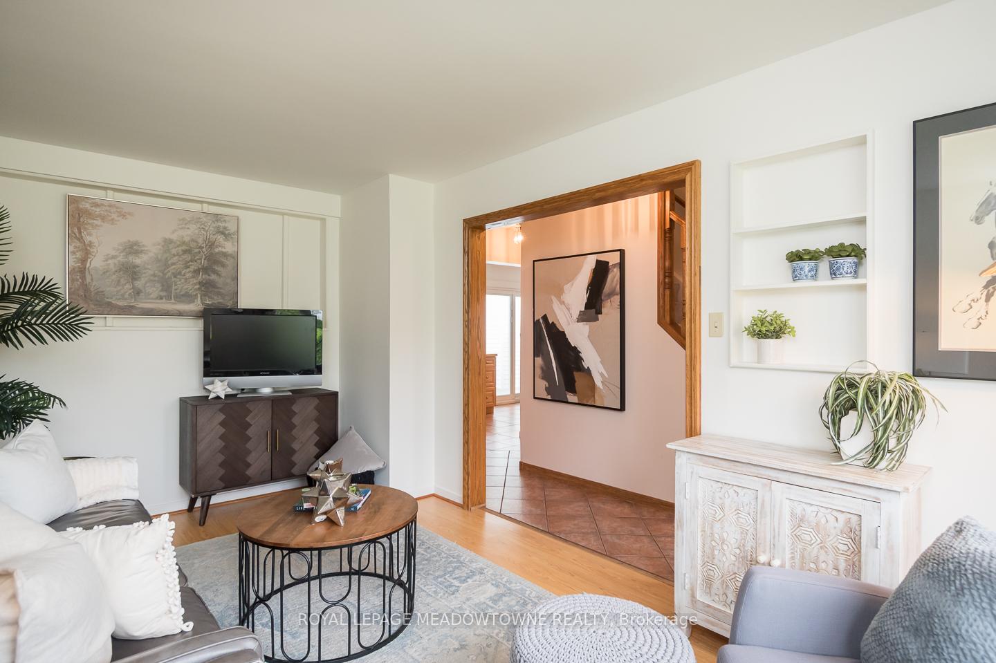 Photo 11 of 852 Edison Court, Milton, Dorset Park — HOMEH