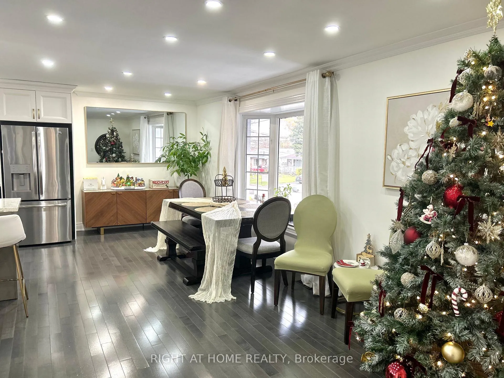 Photo 5 of 808 Sanok Drive, Pickering, West Shore — HOMEH
