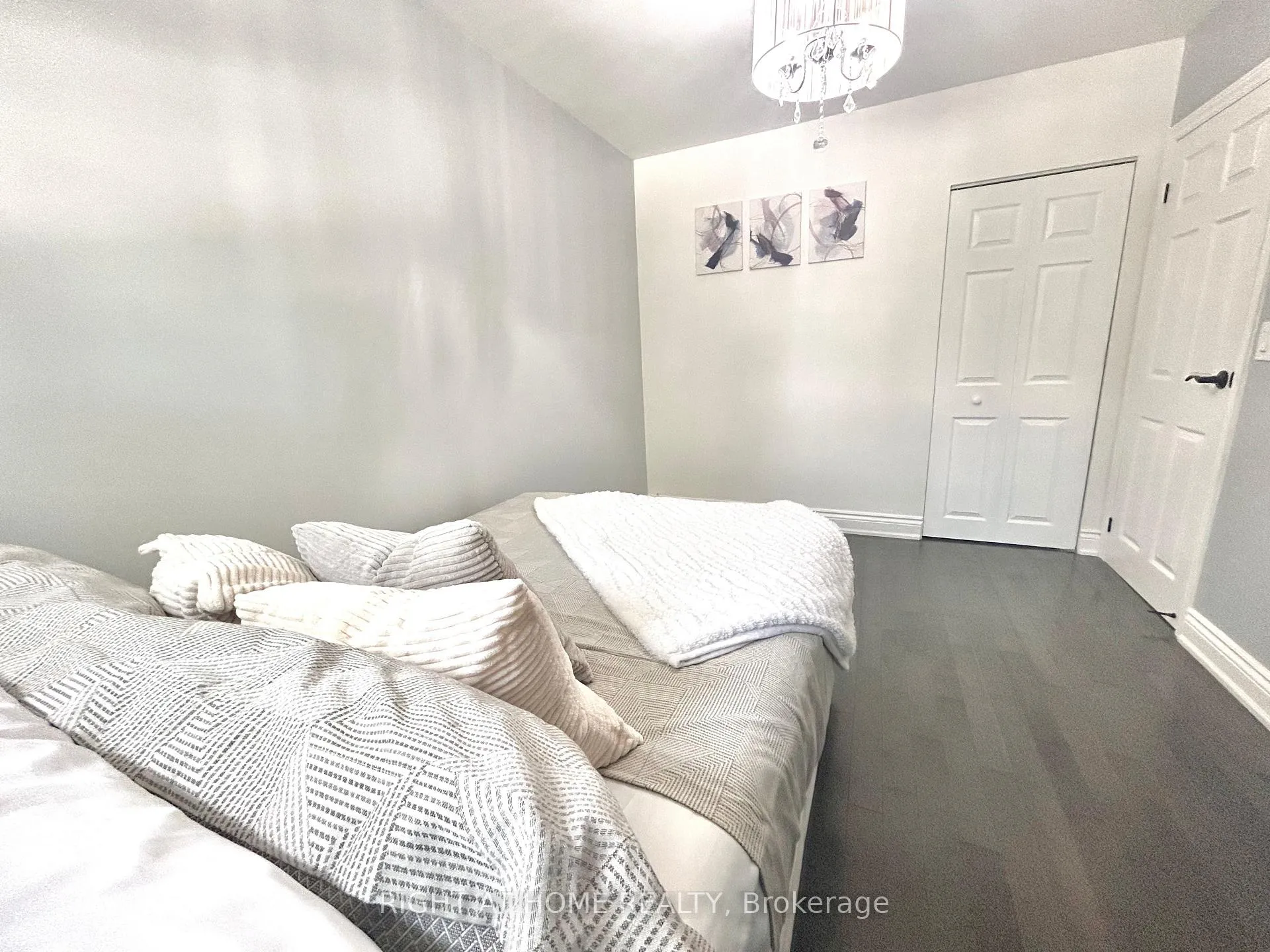 Photo 16 of 808 Sanok Drive, Pickering, West Shore — HOMEH
