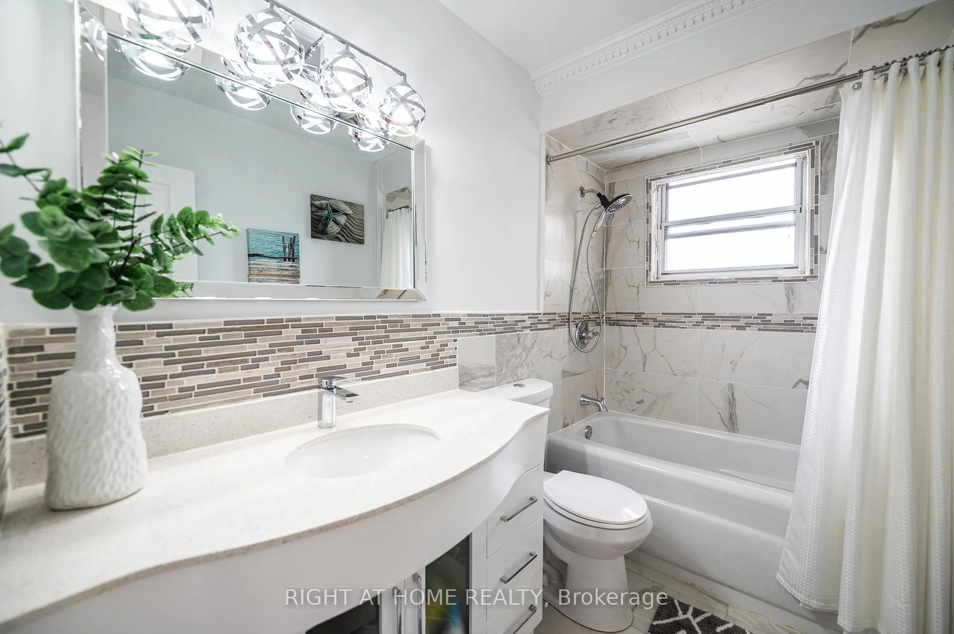 Photo 20 of 808 Sanok Drive, Pickering, West Shore — HOMEH