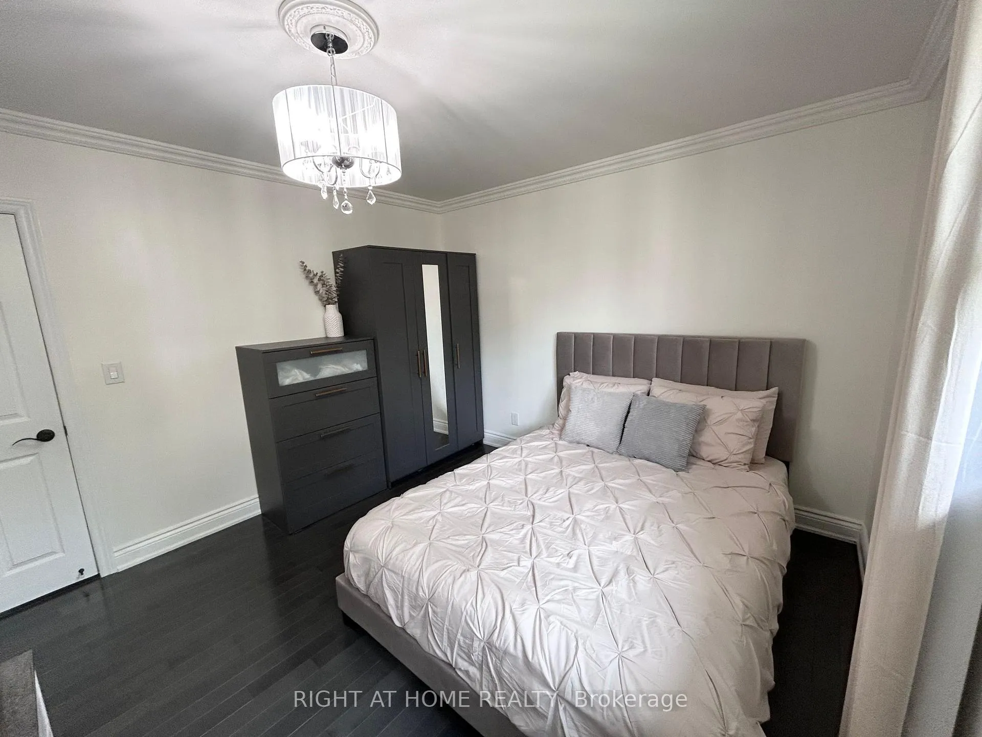 Photo 23 of 808 Sanok Drive, Pickering, West Shore — HOMEH