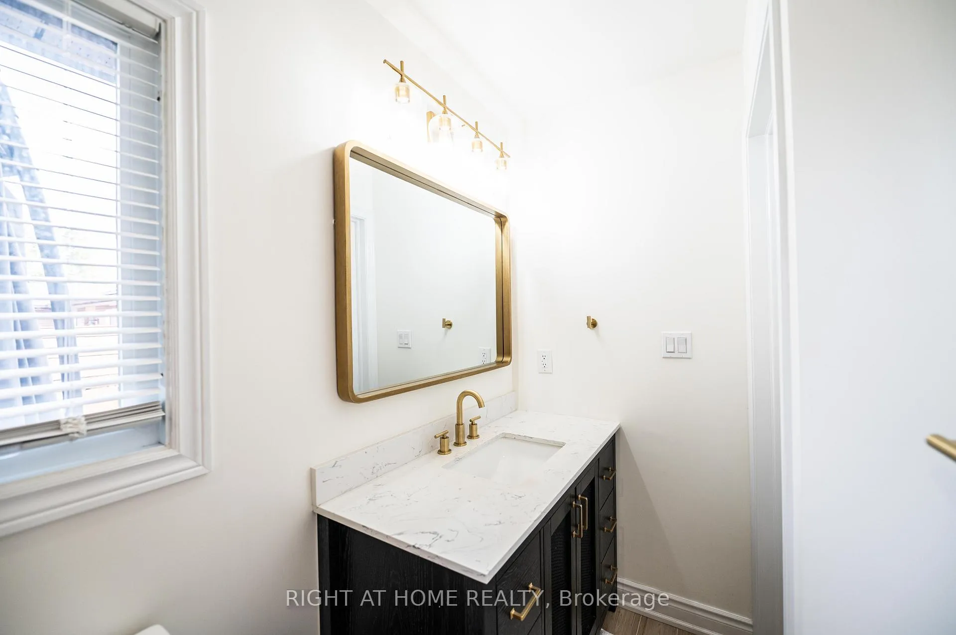 Photo 26 of 808 Sanok Drive, Pickering, West Shore — HOMEH