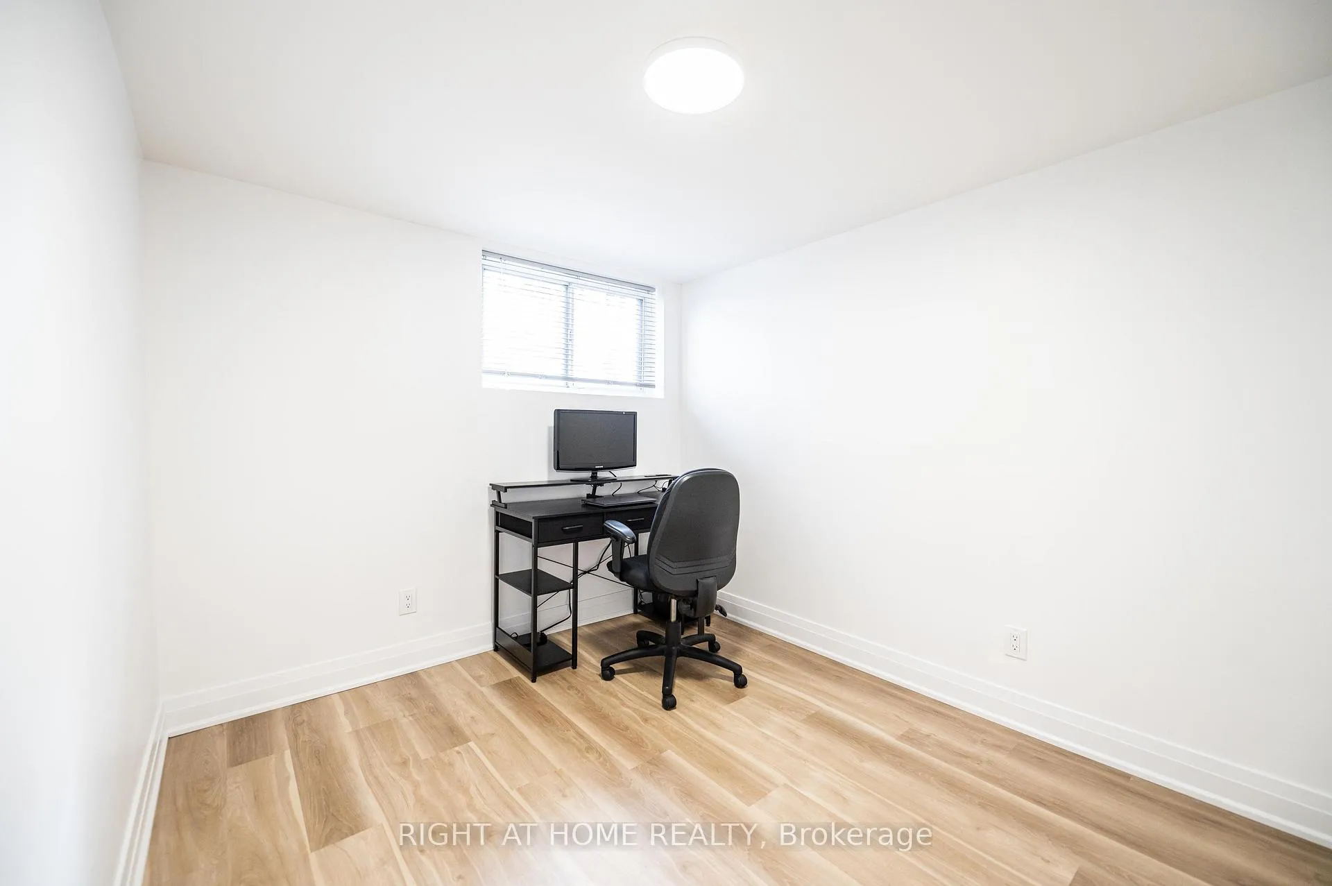 Photo 27 of 808 Sanok Drive, Pickering, West Shore — HOMEH