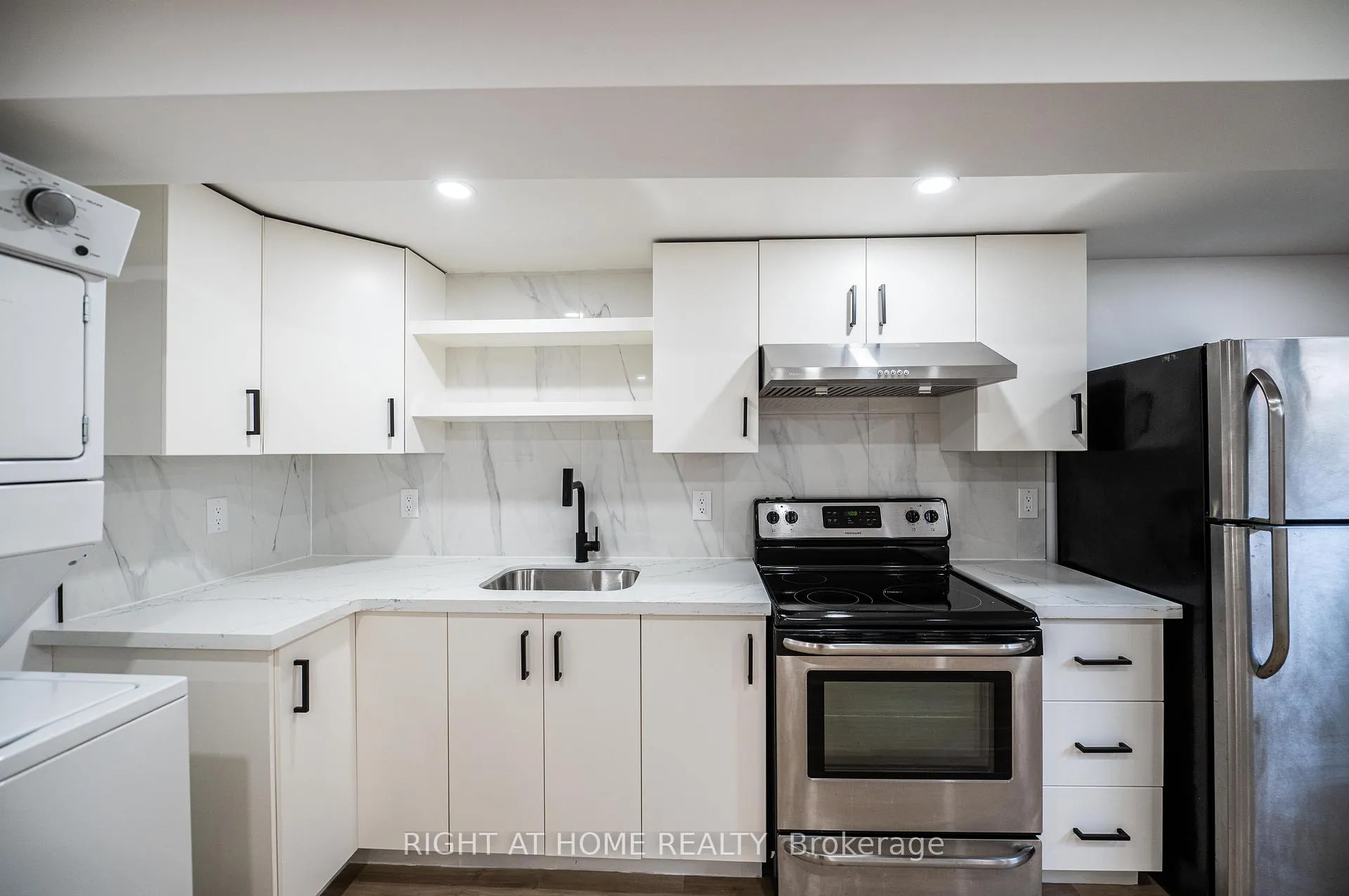 Photo 32 of 808 Sanok Drive, Pickering, West Shore — HOMEH