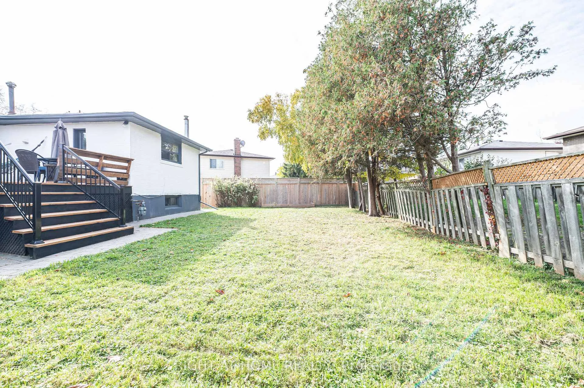 Photo 36 of 808 Sanok Drive, Pickering, West Shore — HOMEH