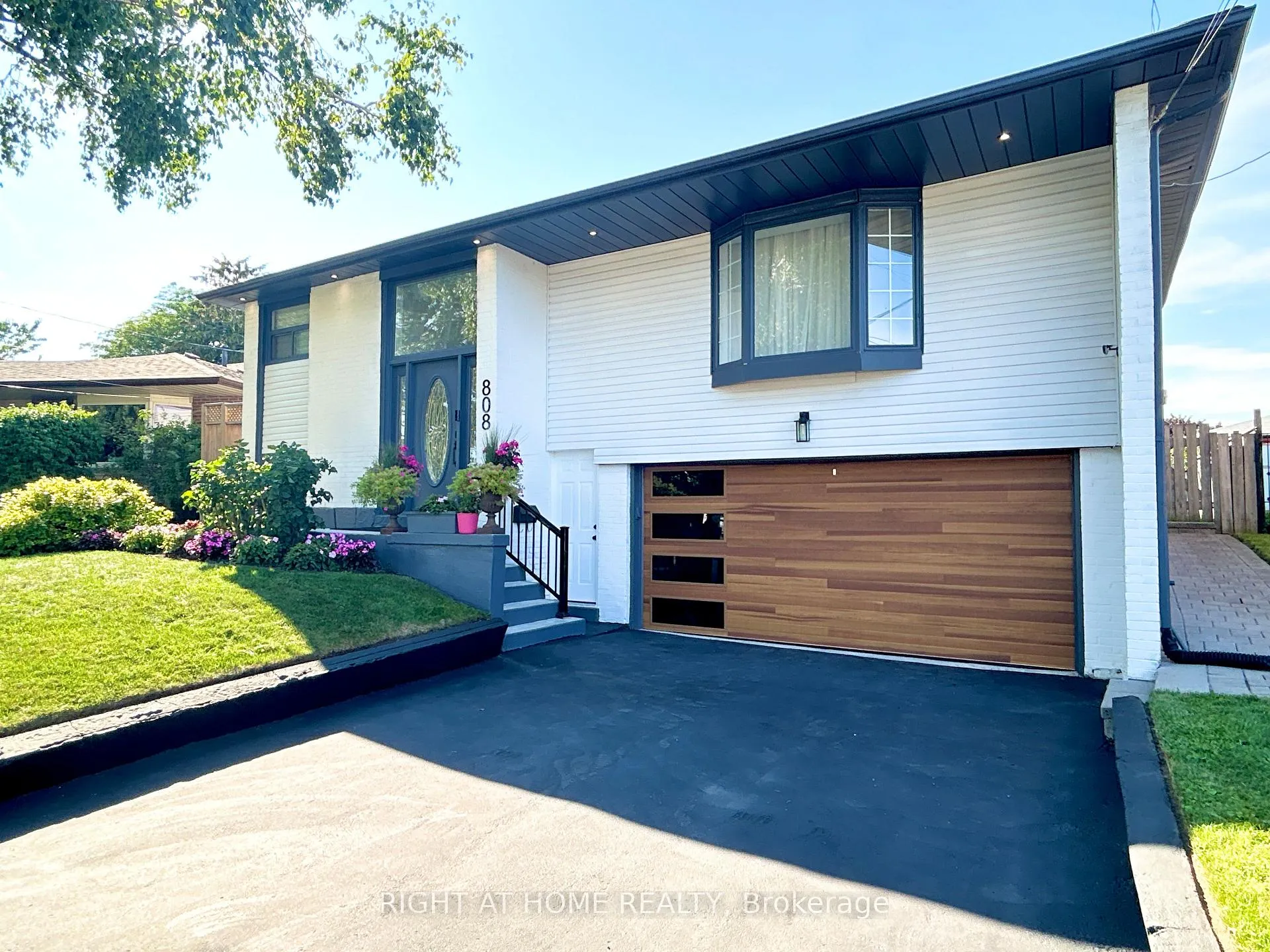 Photo 39 of 808 Sanok Drive, Pickering, West Shore — HOMEH