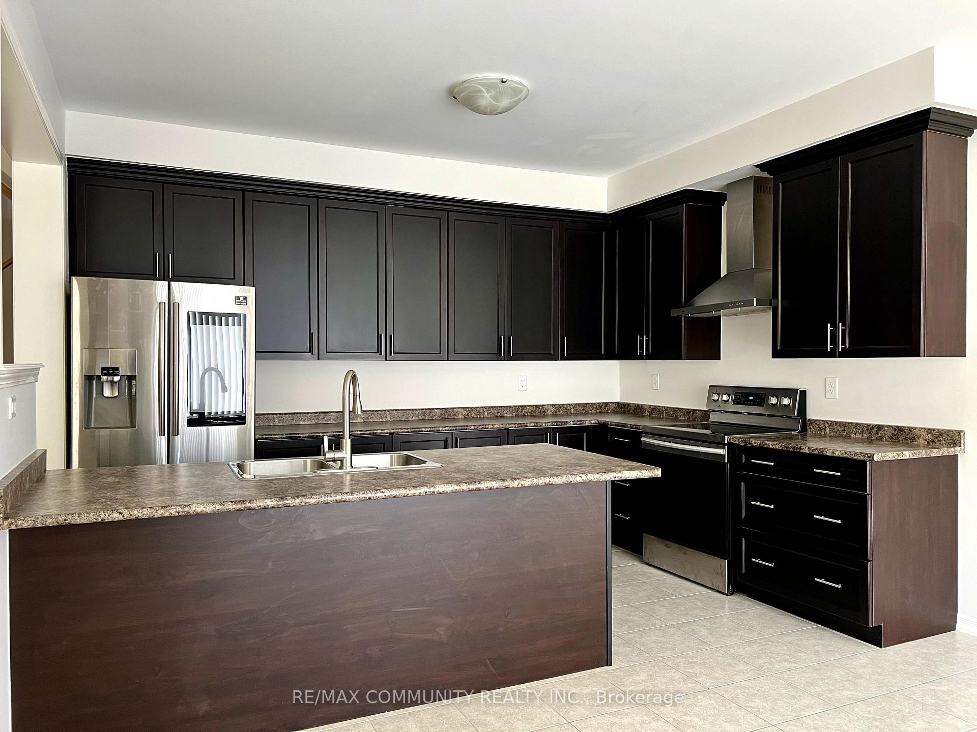 Photo 8 of 2538 Stallion Drive, Oshawa, Windfields — HOMEH
