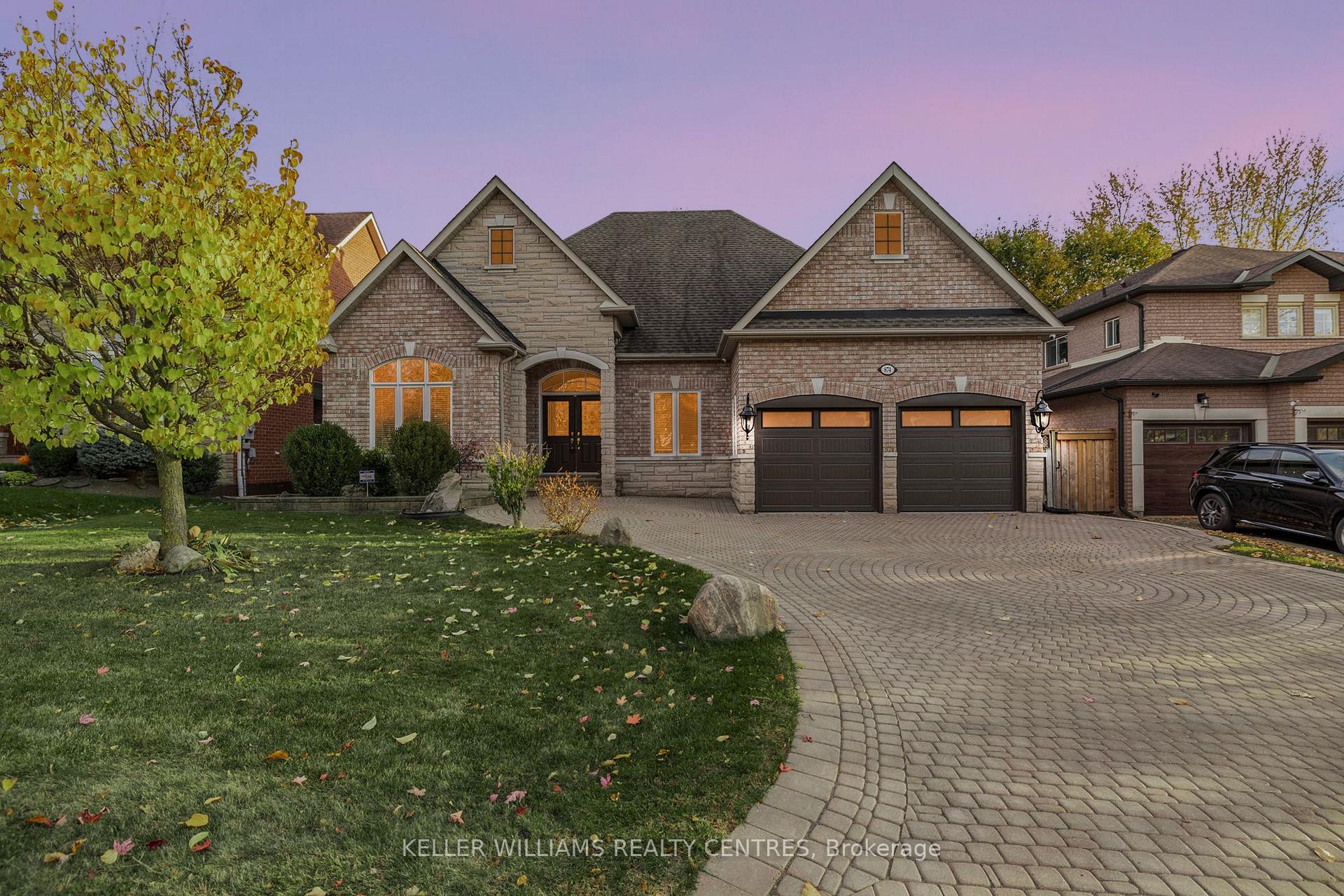 Photo 1 of 874 Best Circle, Newmarket, Stonehaven-Wyndham — HOMEH