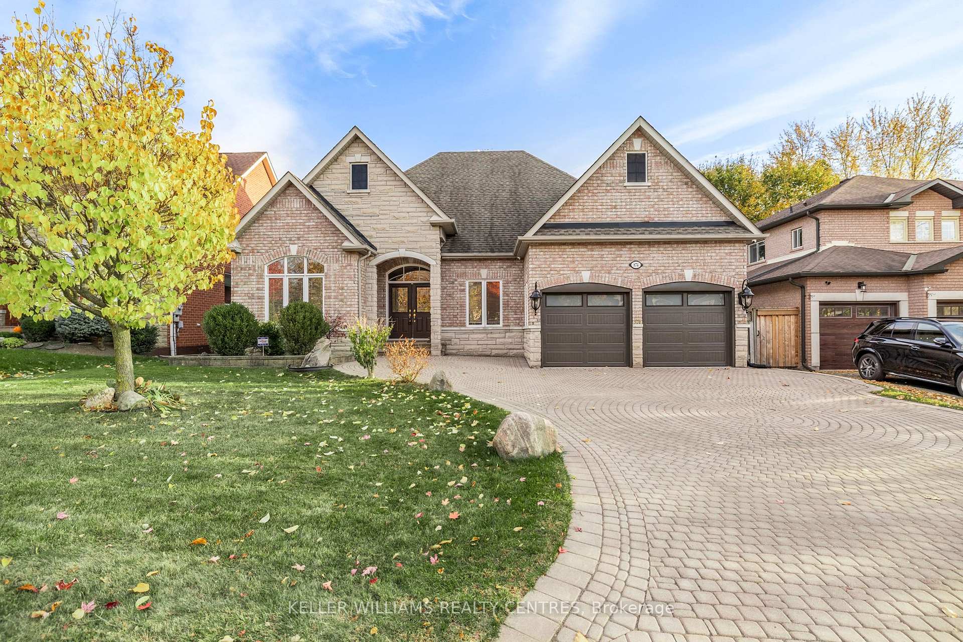 Photo 3 of 874 Best Circle, Newmarket, Stonehaven-Wyndham — HOMEH