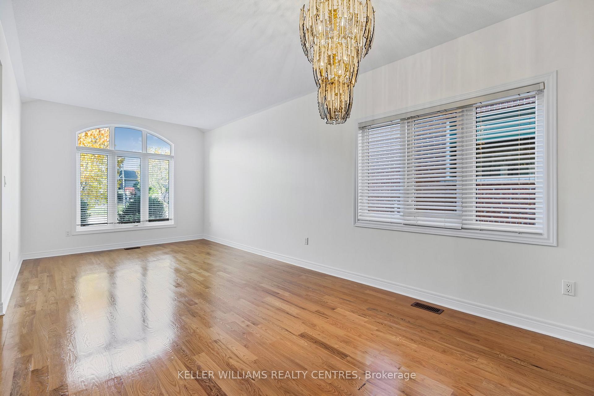 Photo 7 of 874 Best Circle, Newmarket, Stonehaven-Wyndham — HOMEH