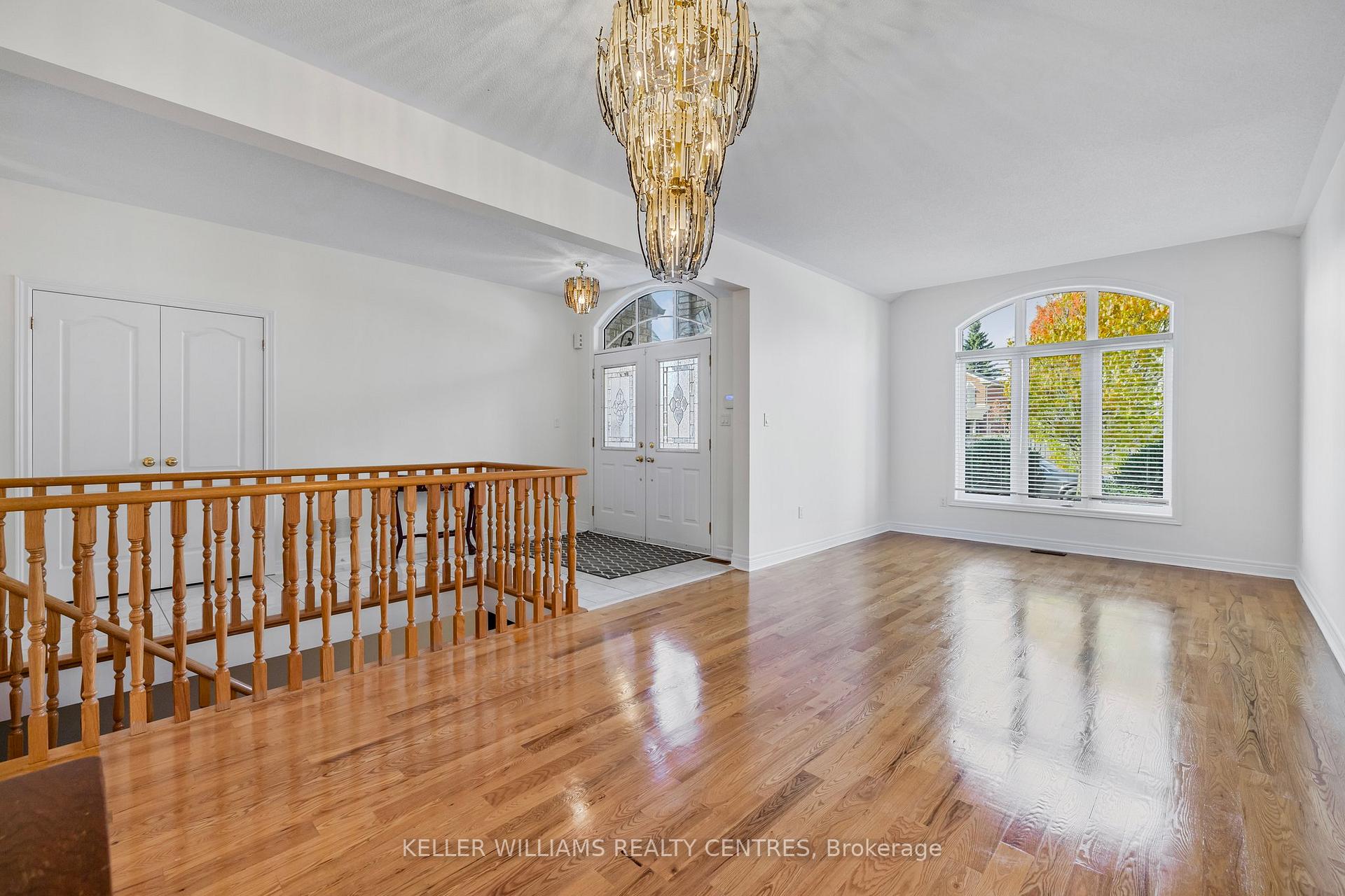 Photo 8 of 874 Best Circle, Newmarket, Stonehaven-Wyndham — HOMEH