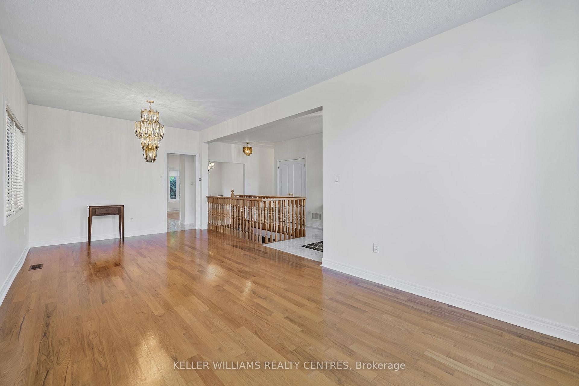 Photo 9 of 874 Best Circle, Newmarket, Stonehaven-Wyndham — HOMEH