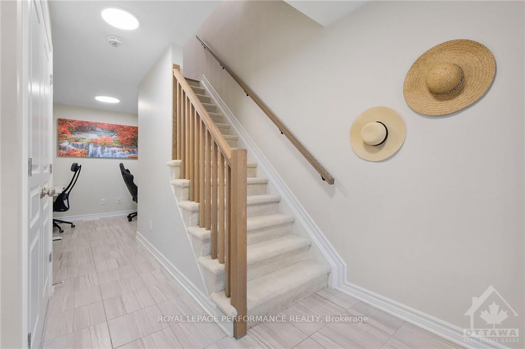 Photo 4 of 207 Dragonfly Walk, Ottawa, Mer Bleue/Bradley Estates/Anderson Park — HOMEH