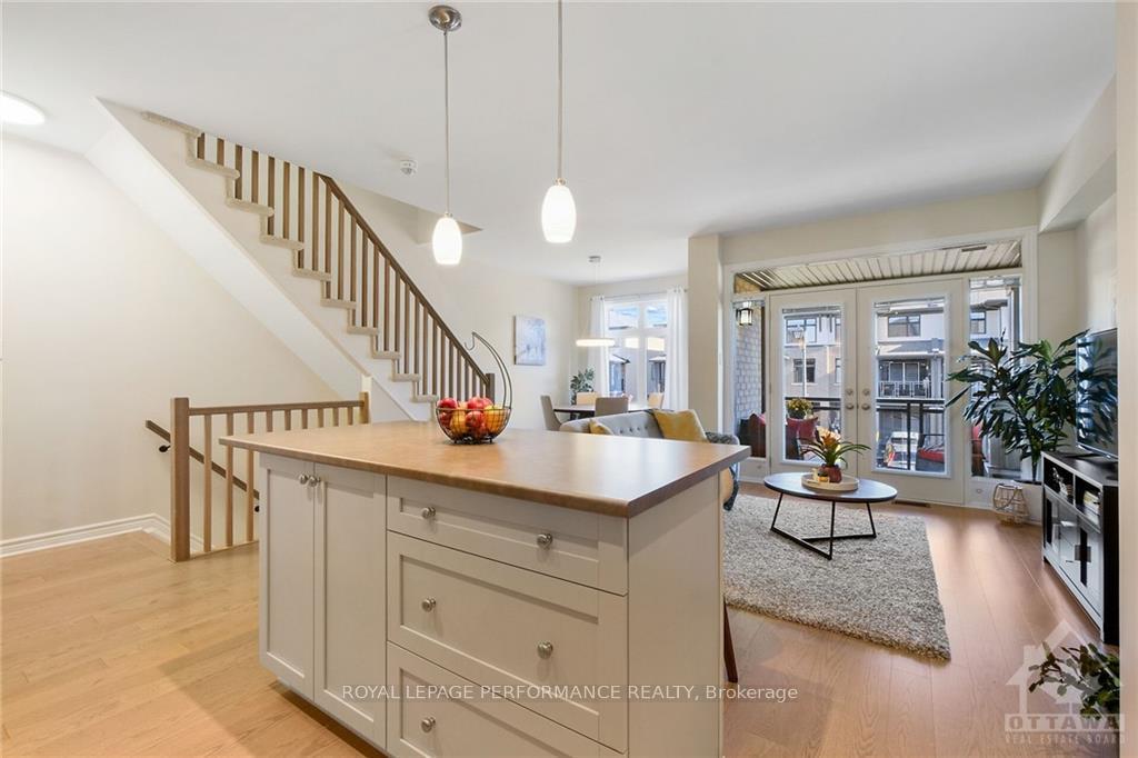 Photo 10 of 207 Dragonfly Walk, Ottawa, Mer Bleue/Bradley Estates/Anderson Park — HOMEH