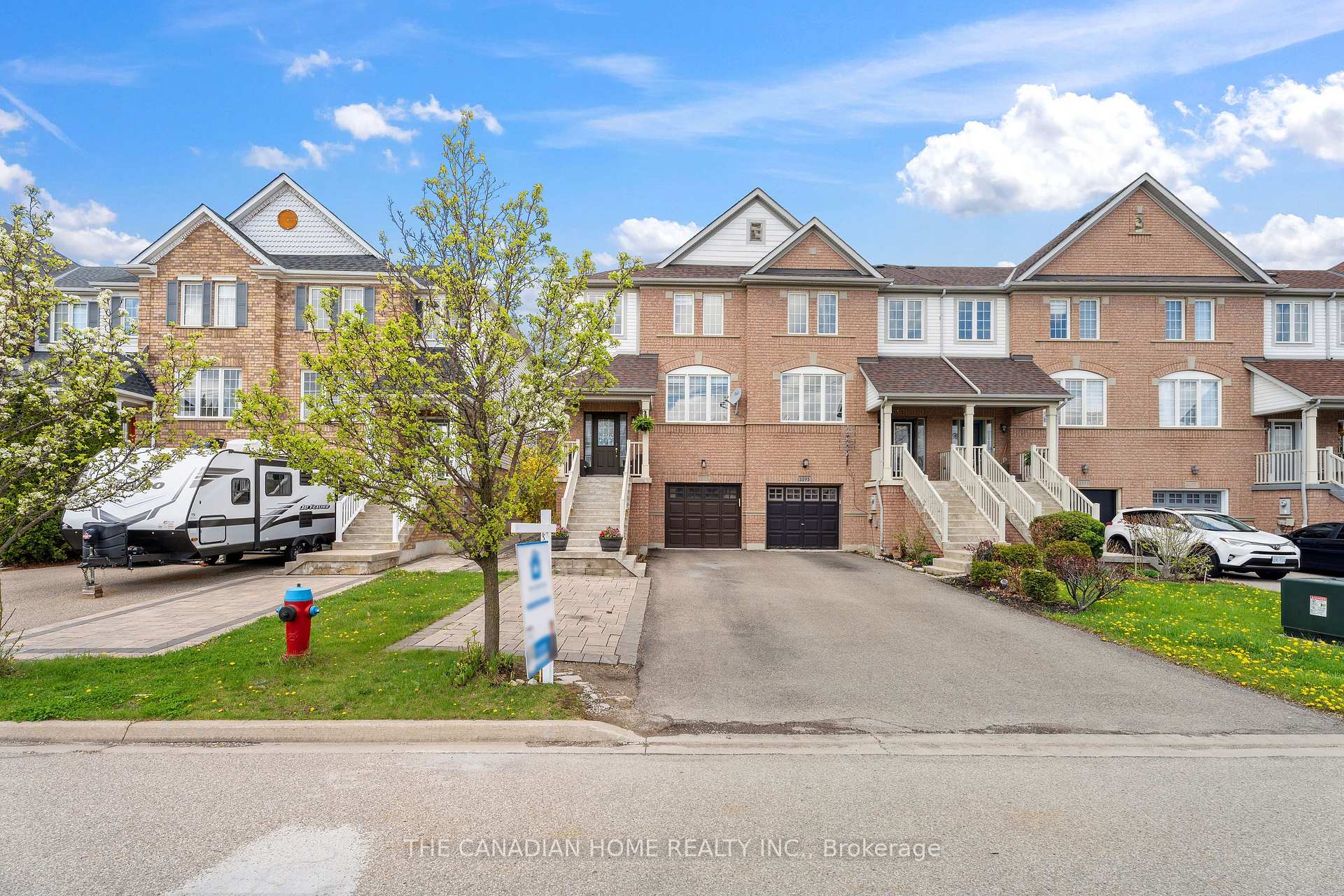 Front of 1193 Chapman Crescent