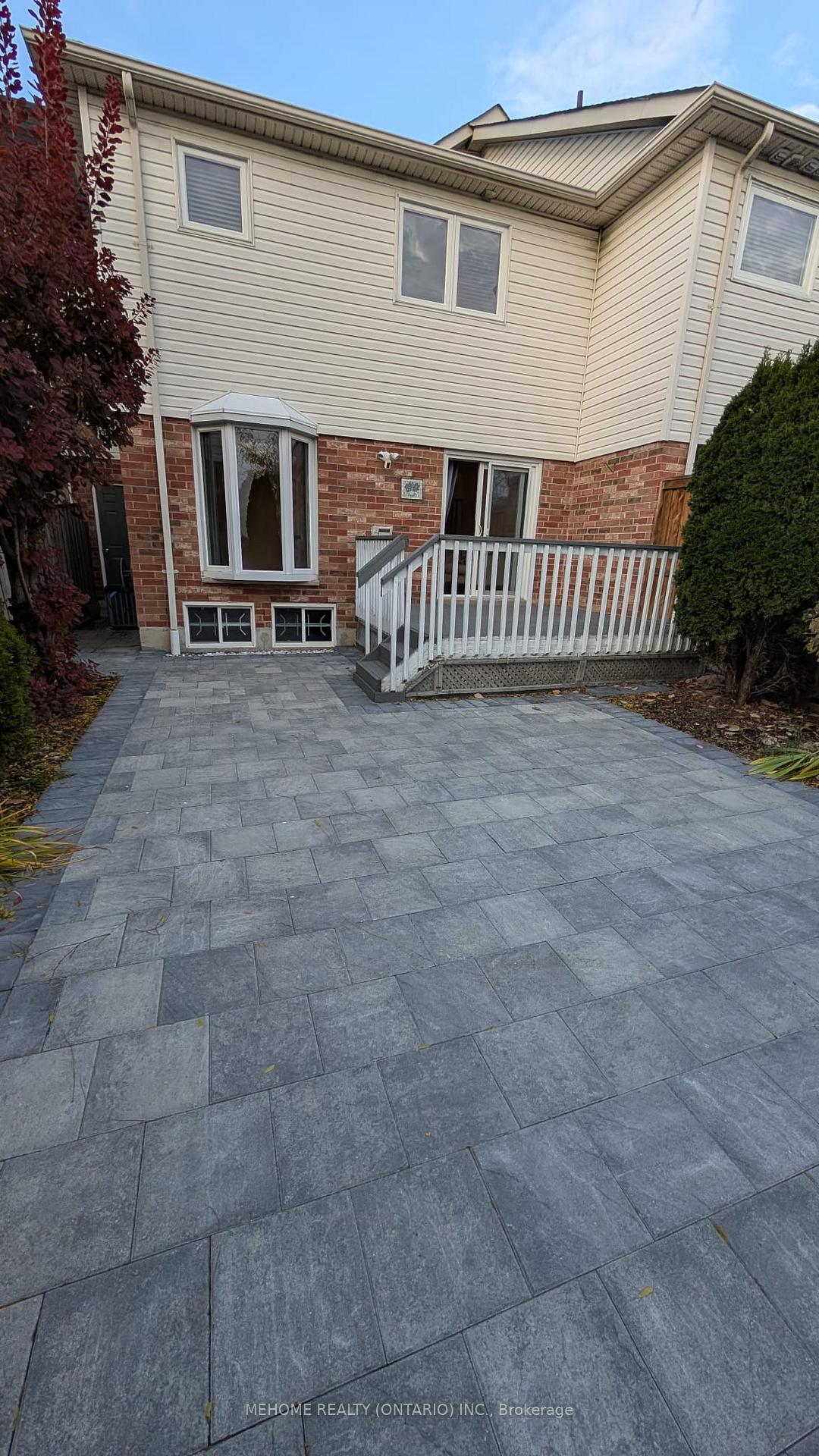 Photo 2 of 1505 Avonmore Square, Pickering, Town Centre — HOMEH