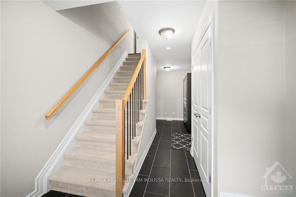 Photo 3 of 106 Wild Calla Way, Ottawa, Mer Bleue/Bradley Estates/Anderson Park — HOMEH