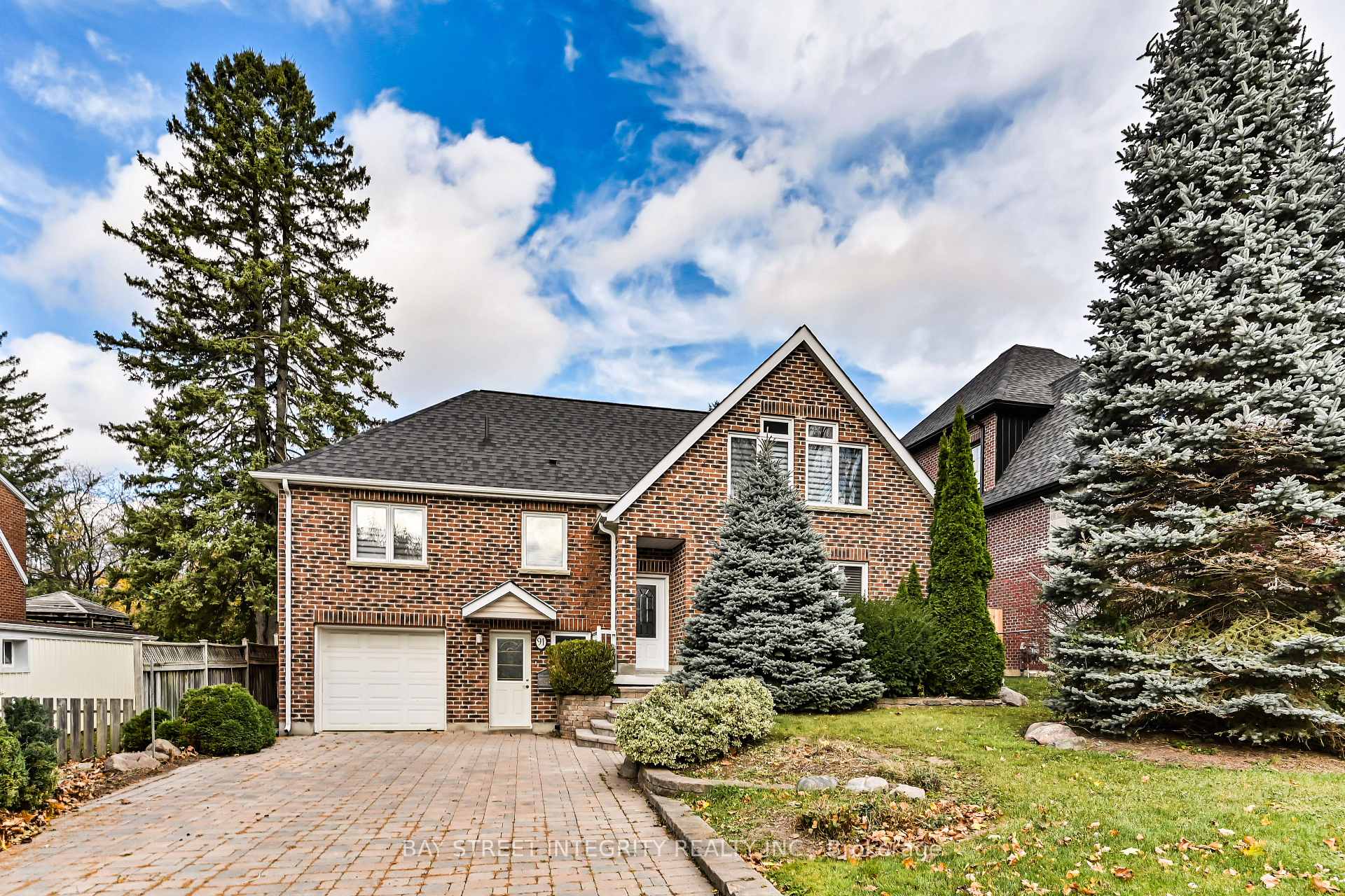 Photo 1 of 91 Roxborough Road, Newmarket, Gorham-College Manor — HOMEH