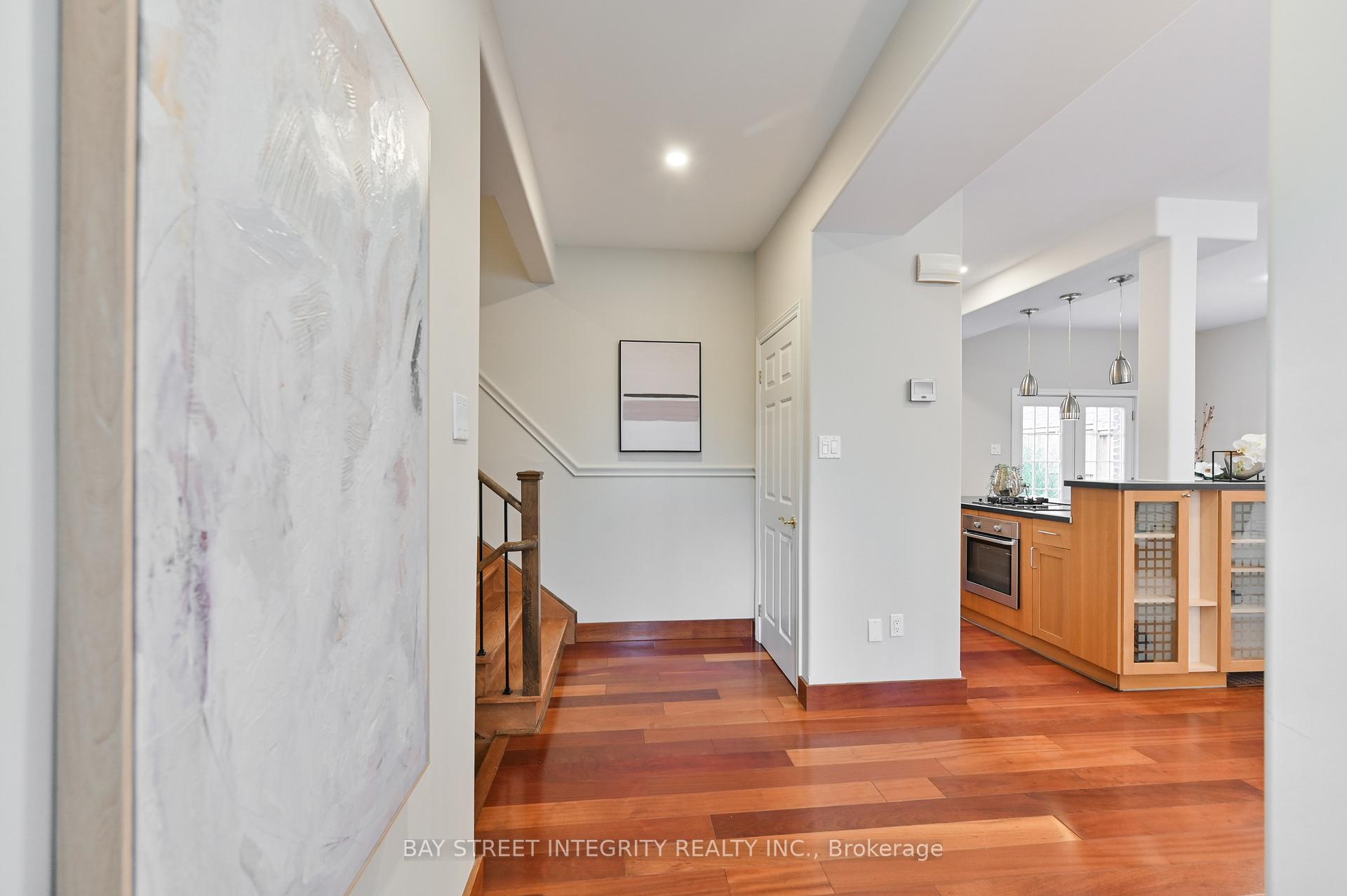 Photo 4 of 91 Roxborough Road, Newmarket, Gorham-College Manor — HOMEH