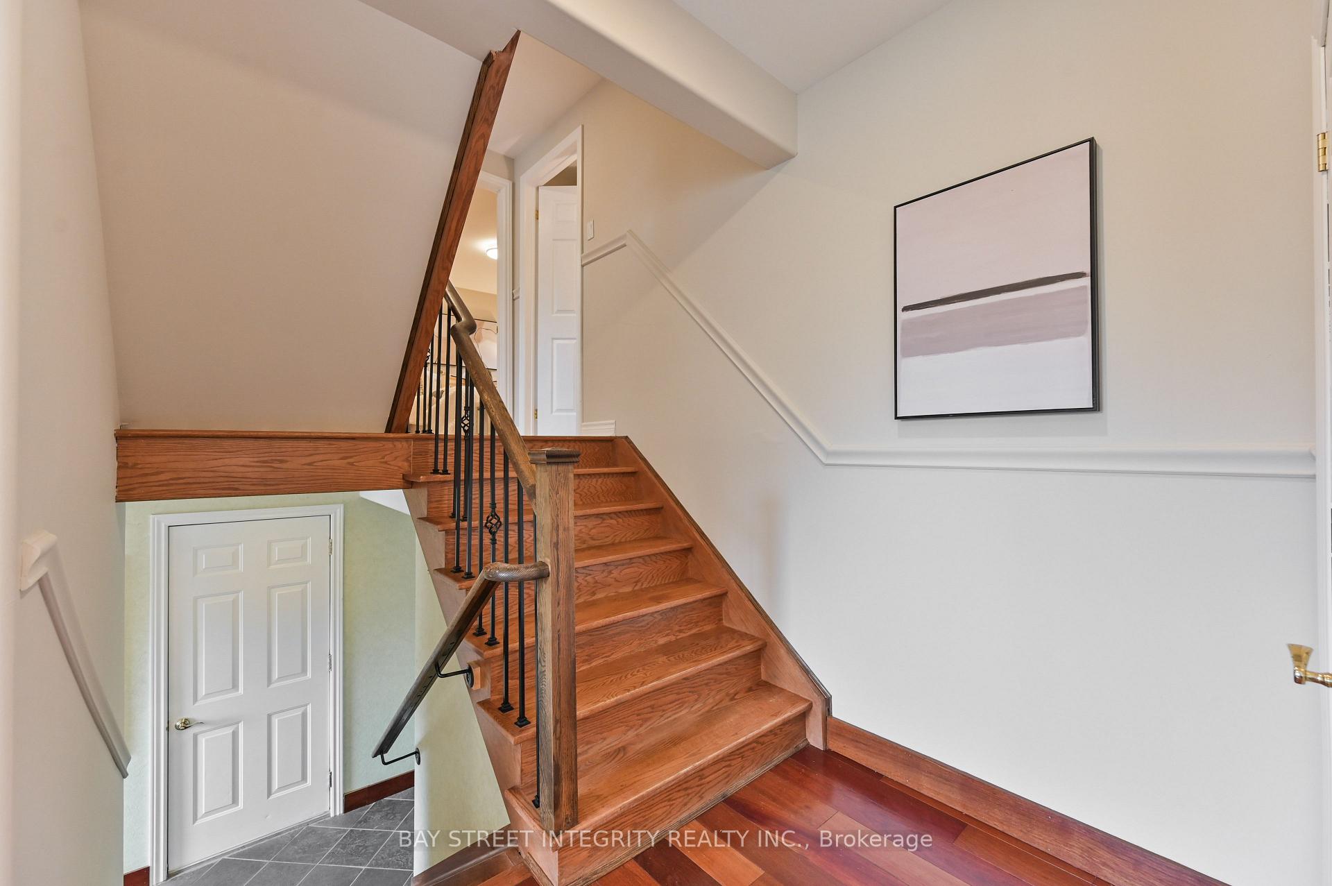 Photo 5 of 91 Roxborough Road, Newmarket, Gorham-College Manor — HOMEH