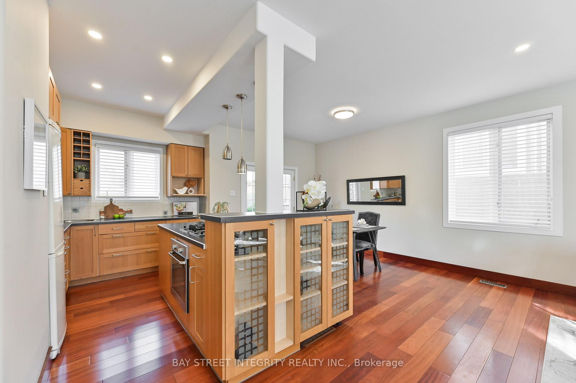 Photo 10 of 91 Roxborough Road, Newmarket, Gorham-College Manor — HOMEH