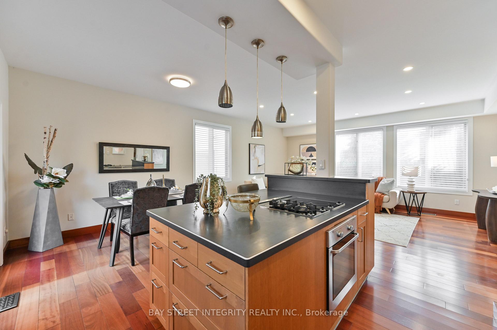 Photo 12 of 91 Roxborough Road, Newmarket, Gorham-College Manor — HOMEH