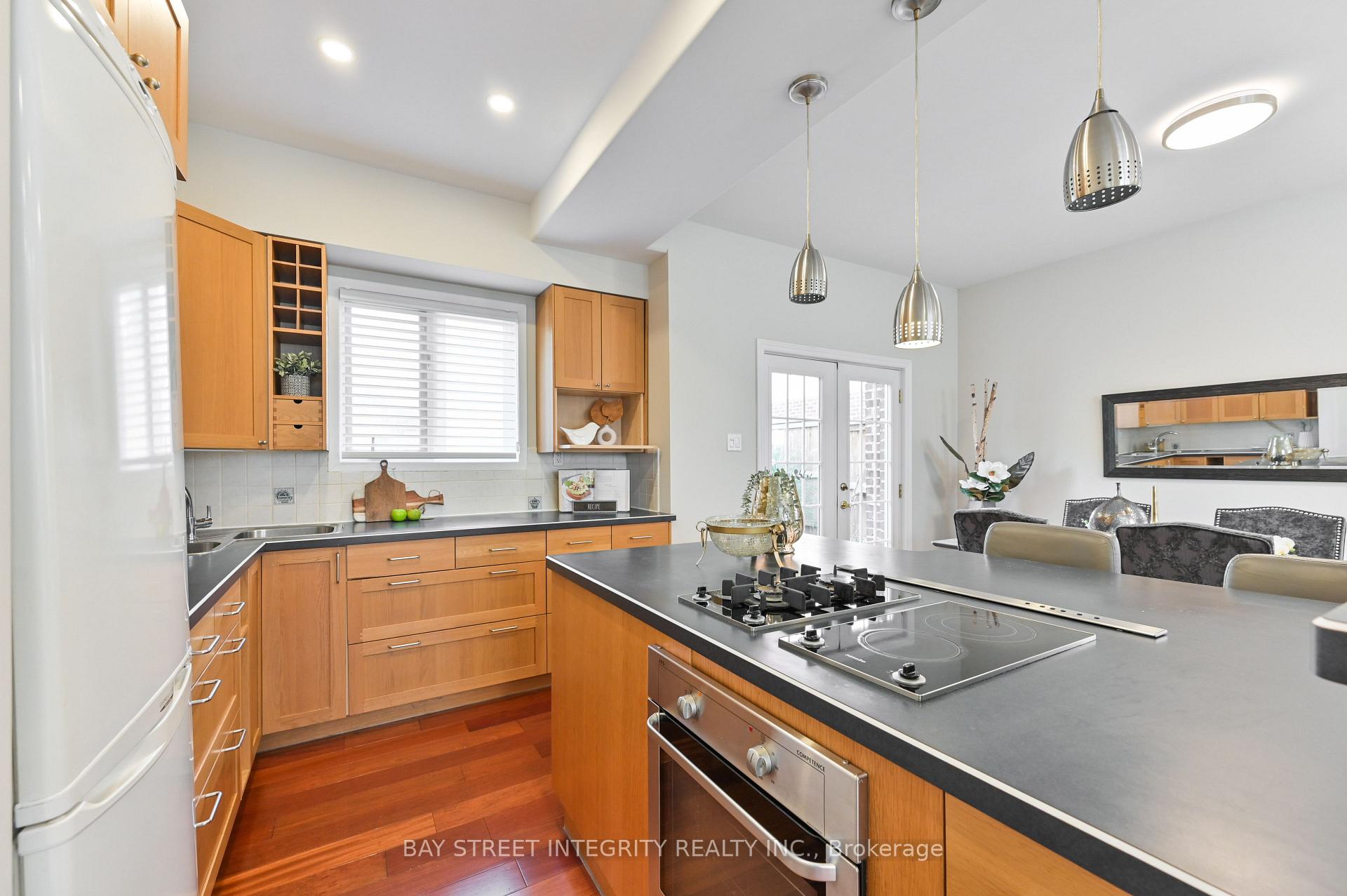 Photo 13 of 91 Roxborough Road, Newmarket, Gorham-College Manor — HOMEH