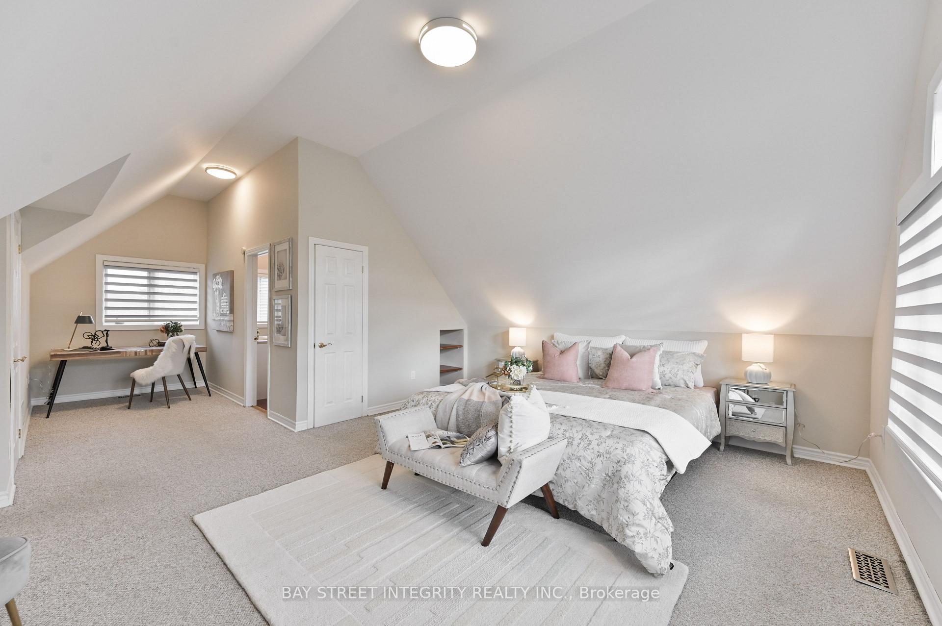 Photo 20 of 91 Roxborough Road, Newmarket, Gorham-College Manor — HOMEH