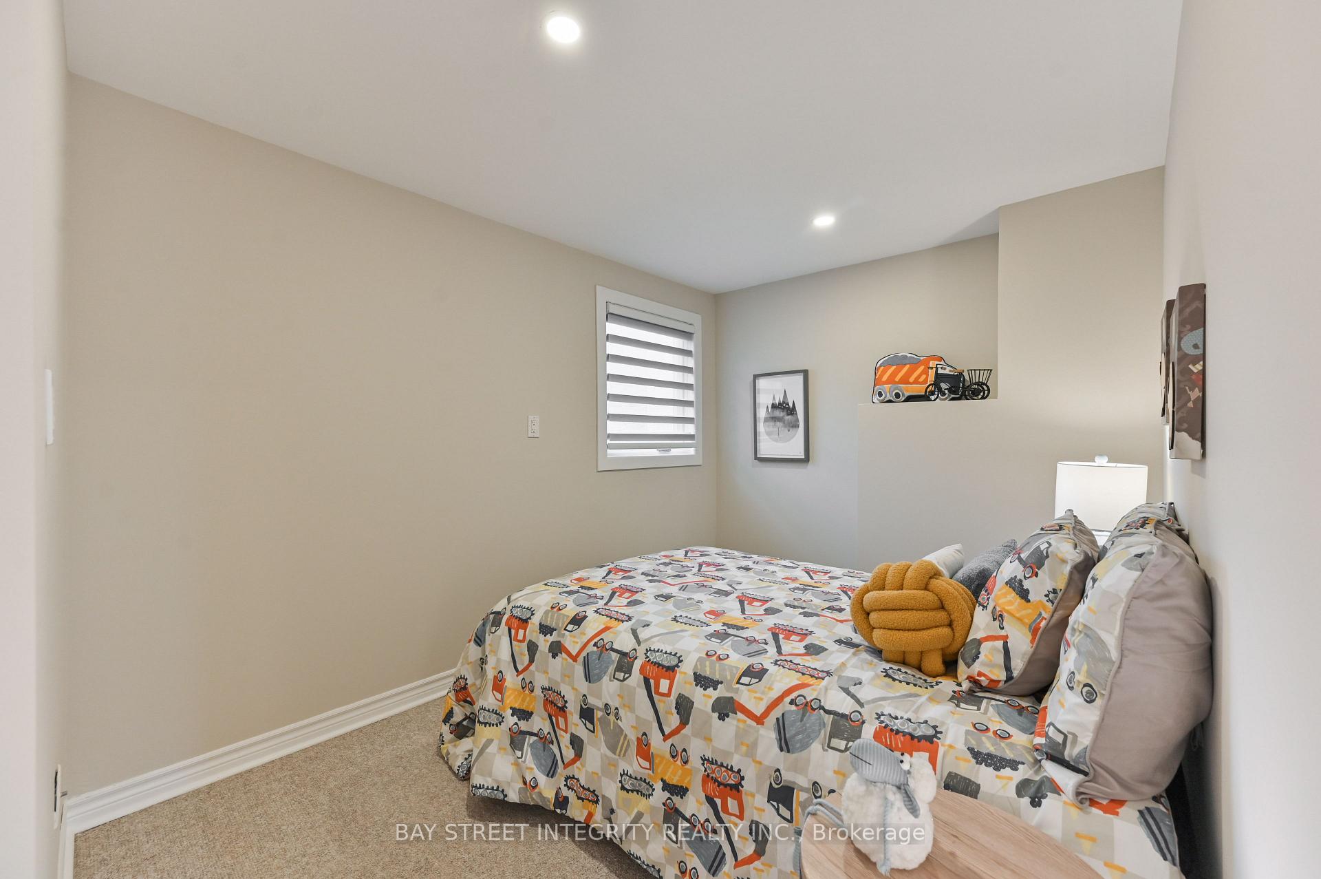 Photo 26 of 91 Roxborough Road, Newmarket, Gorham-College Manor — HOMEH